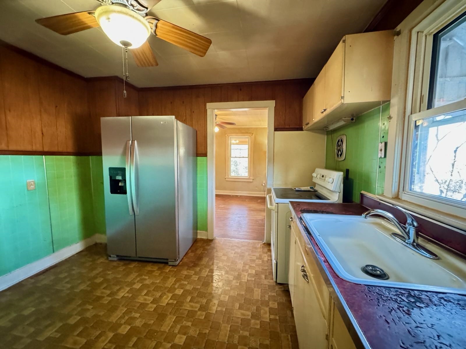 837 FABER AVE