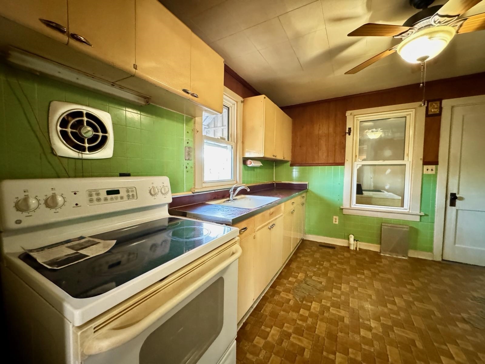 837 FABER AVE