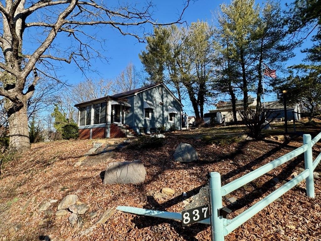 837 FABER AVE