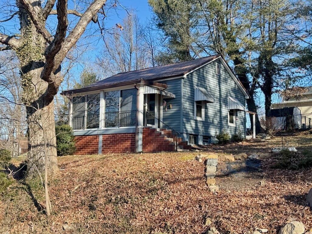 837 FABER AVE