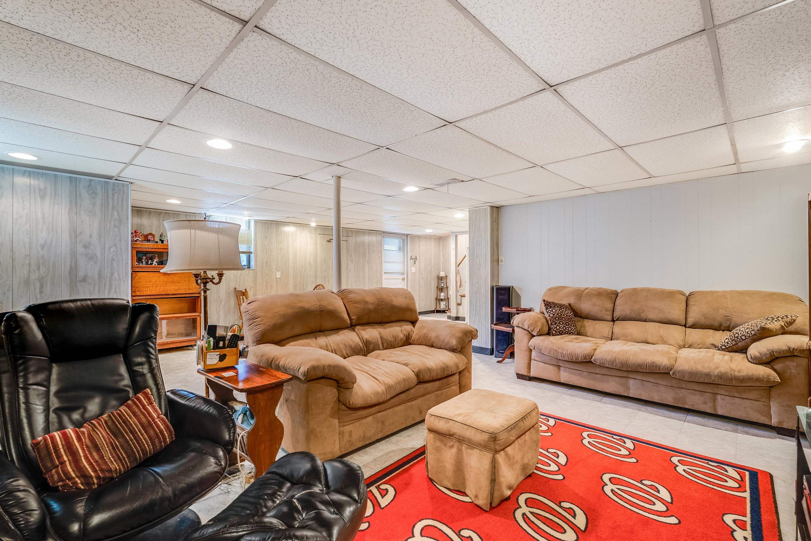 201 BURNLEY DR
