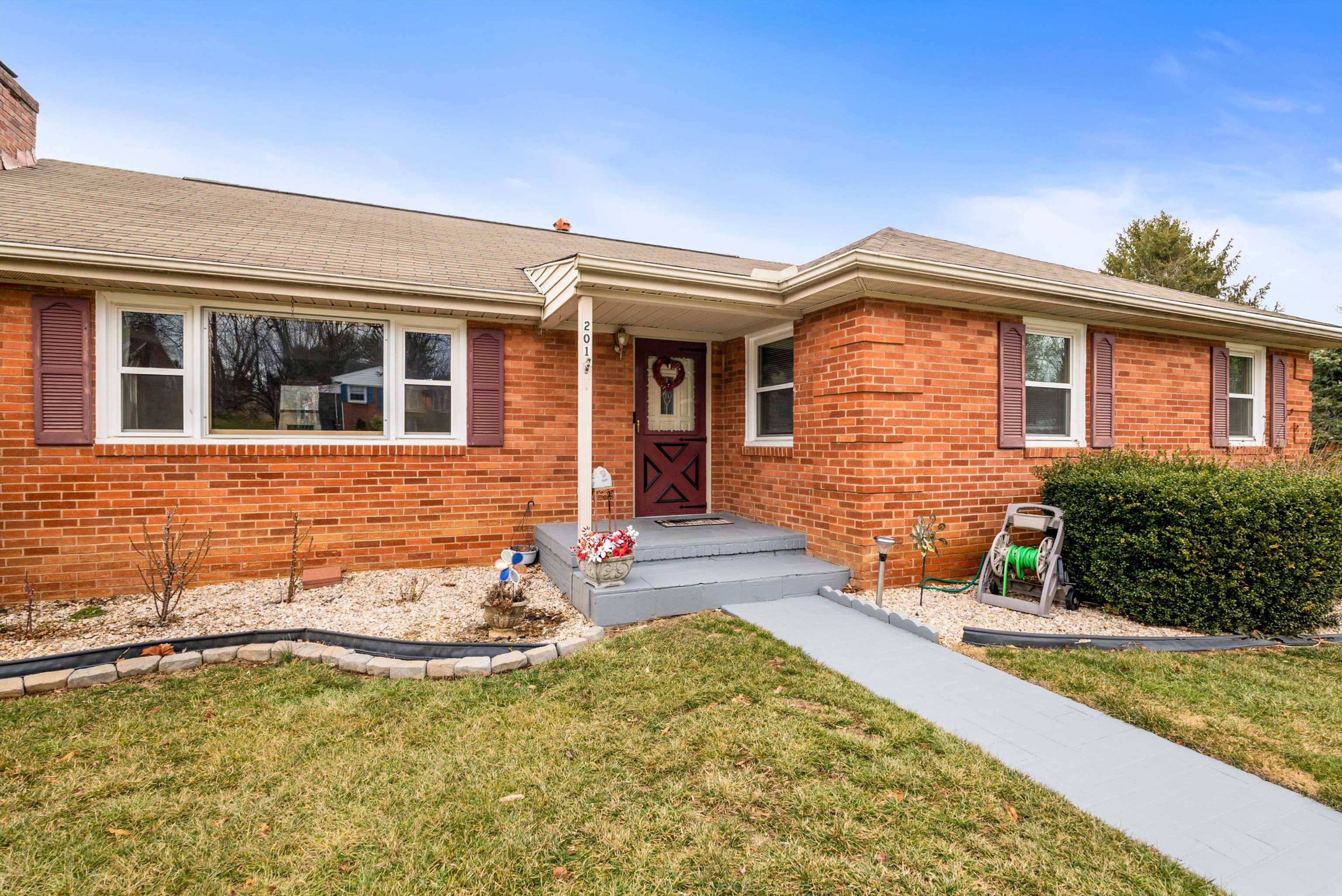 201 BURNLEY DR