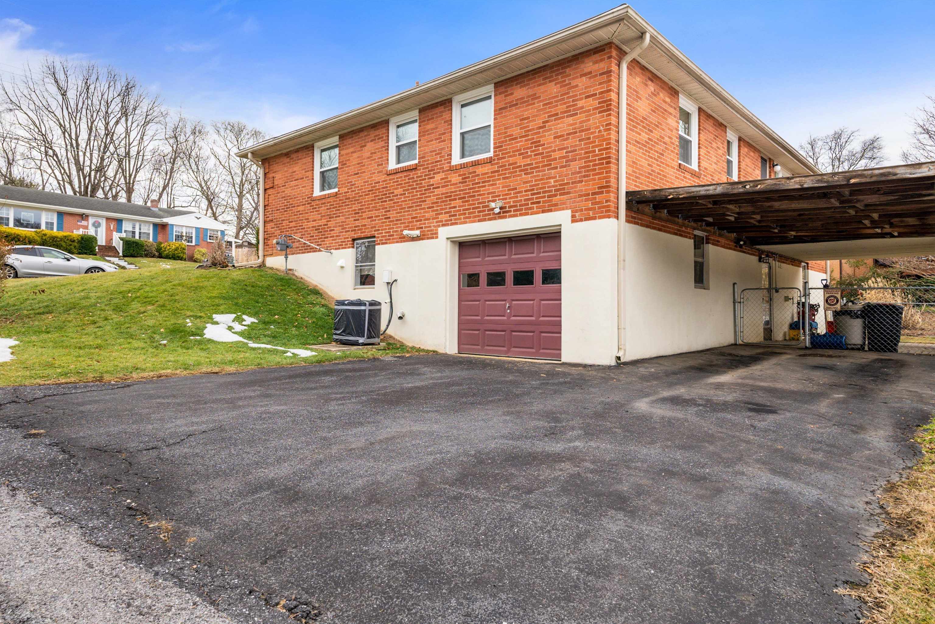 201 BURNLEY DR