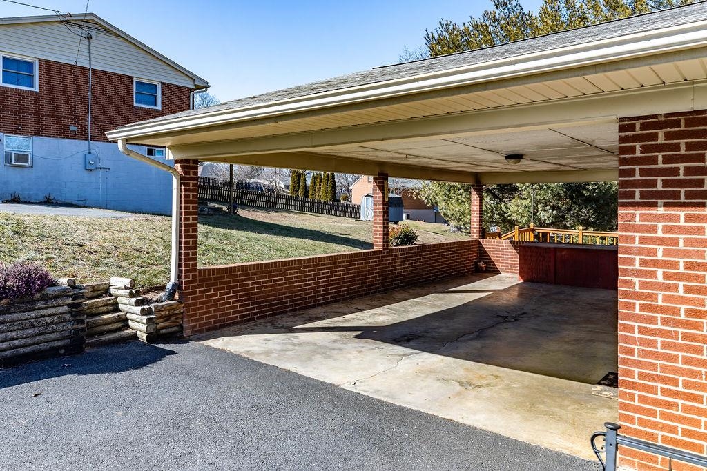 204 GARLAND DR