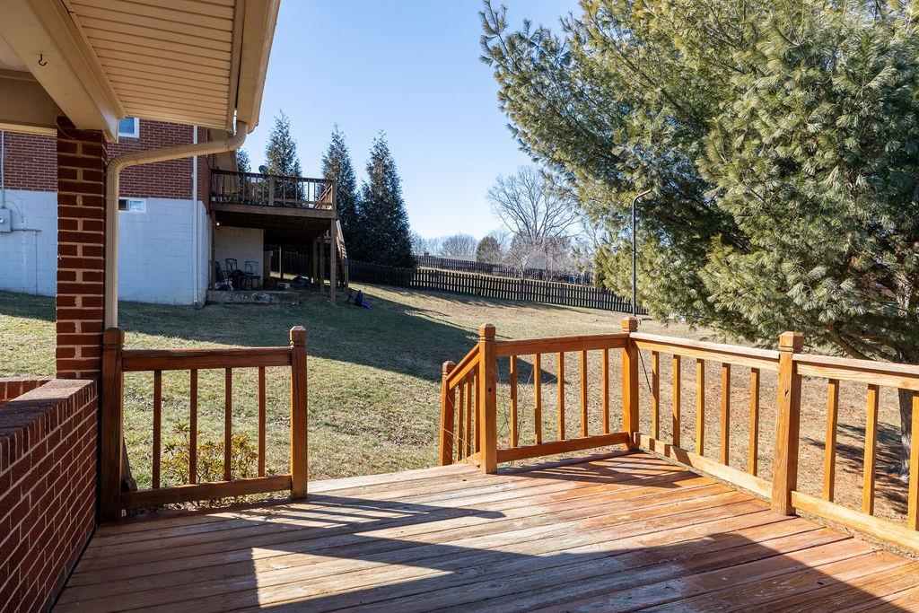 204 GARLAND DR