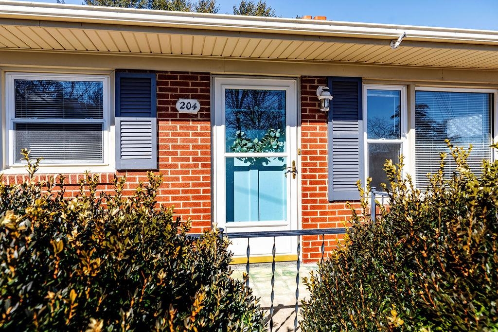 204 GARLAND DR