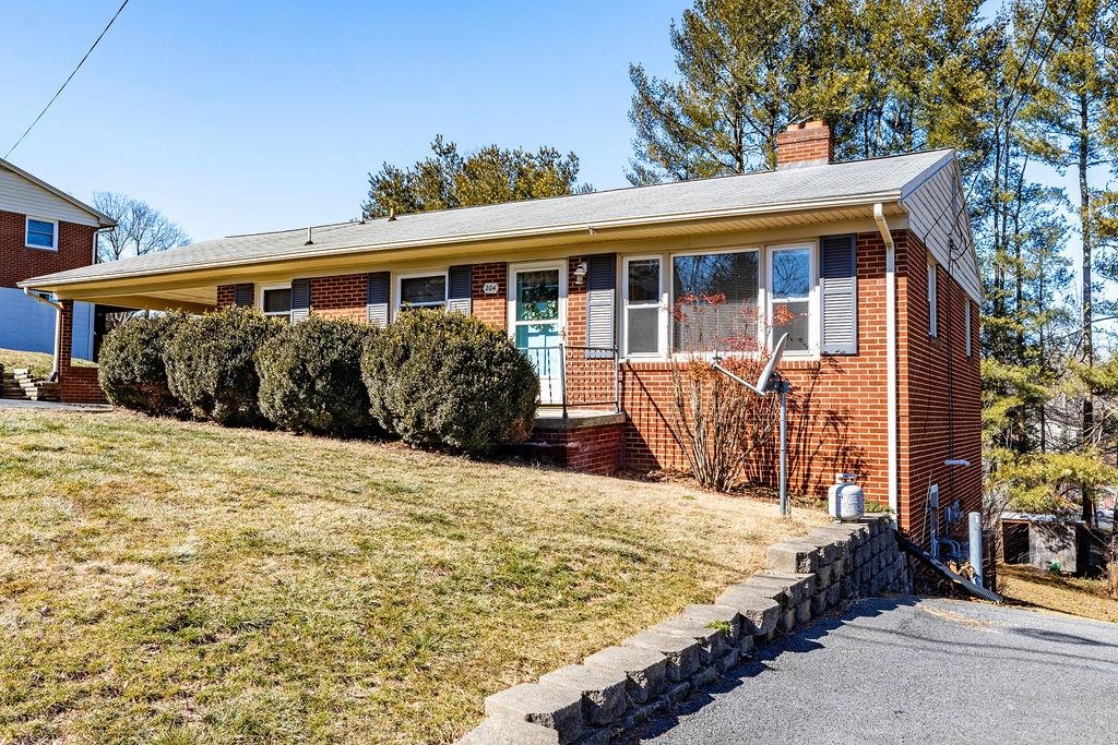 204 GARLAND DR