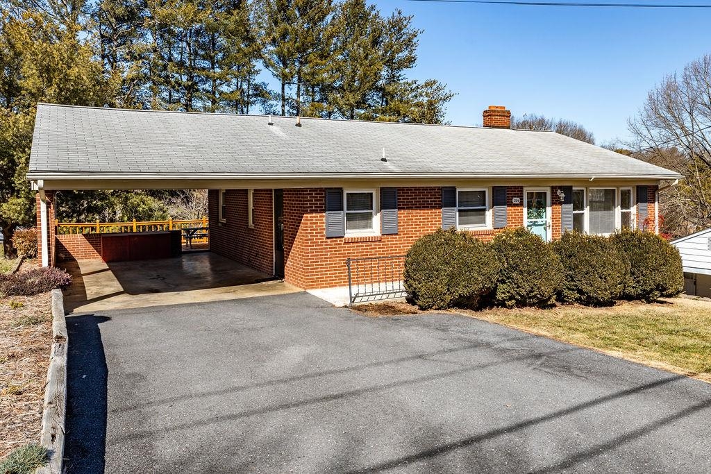204 GARLAND DR
