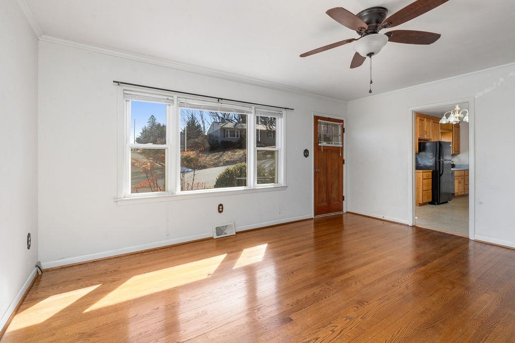 204 GARLAND DR