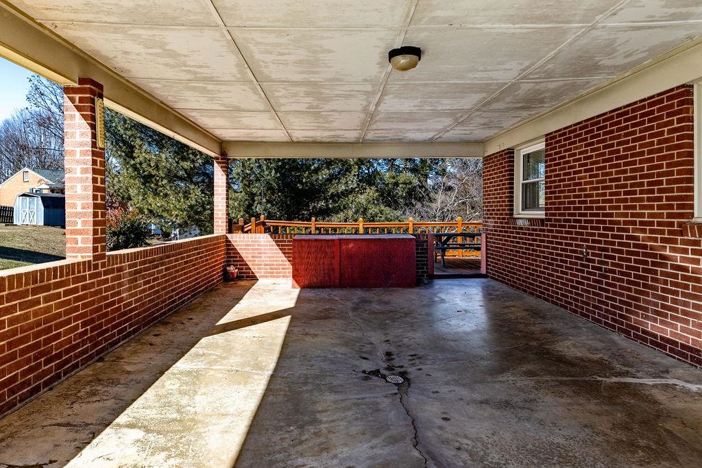 204 GARLAND DR