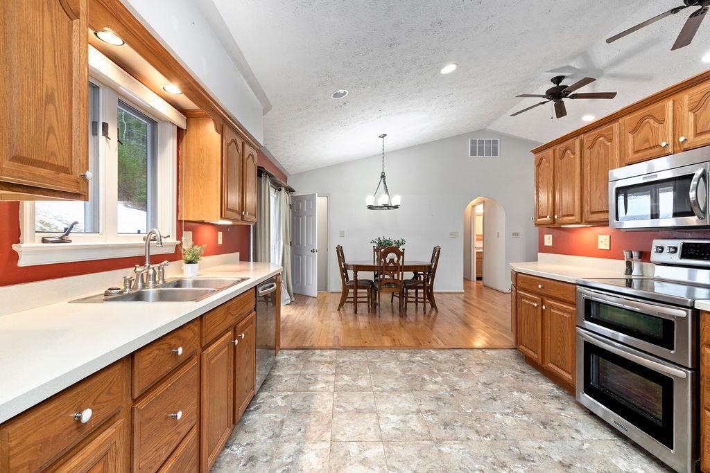 181 4 WHEEL DR