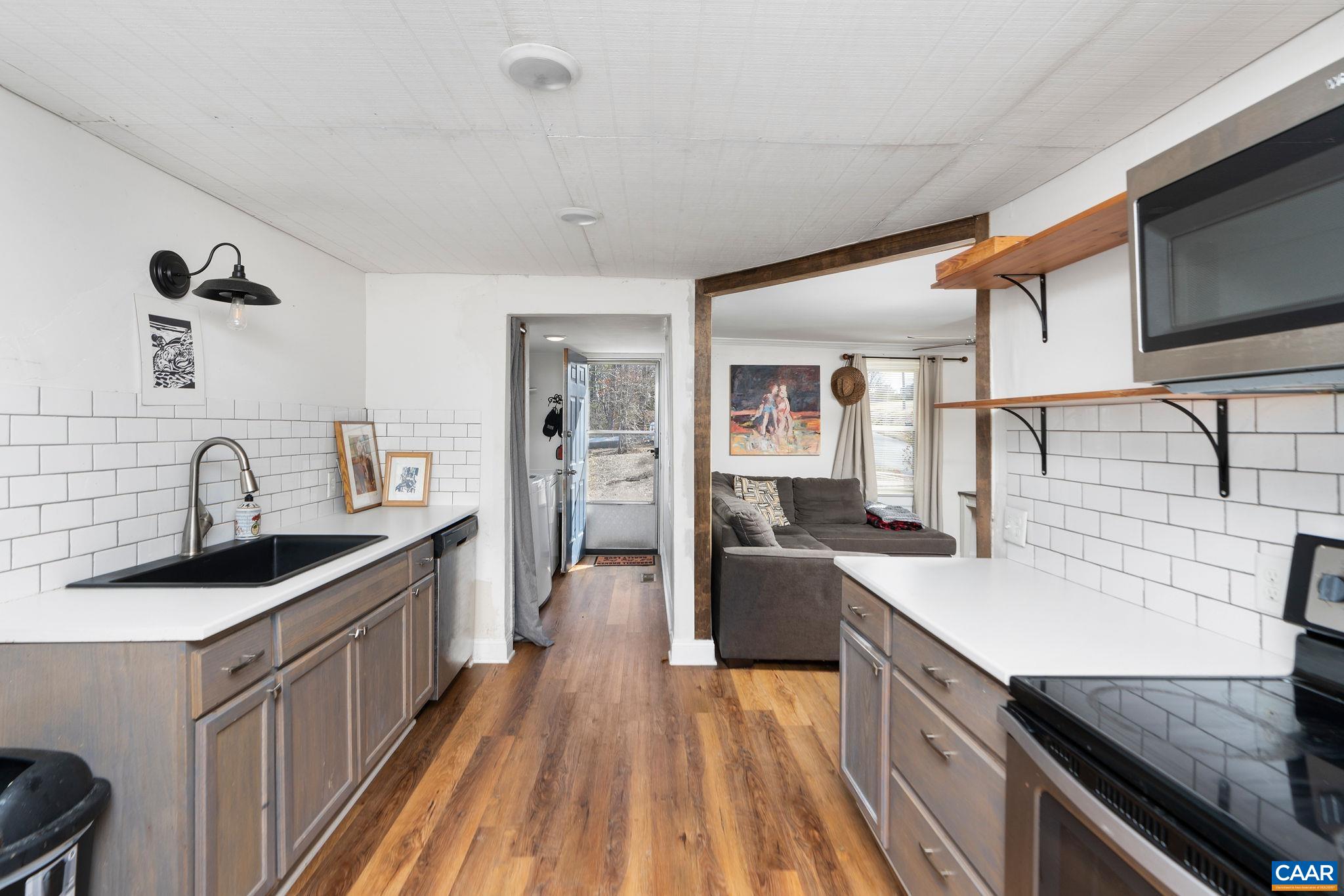 190 OLD LAUREL HILL RD