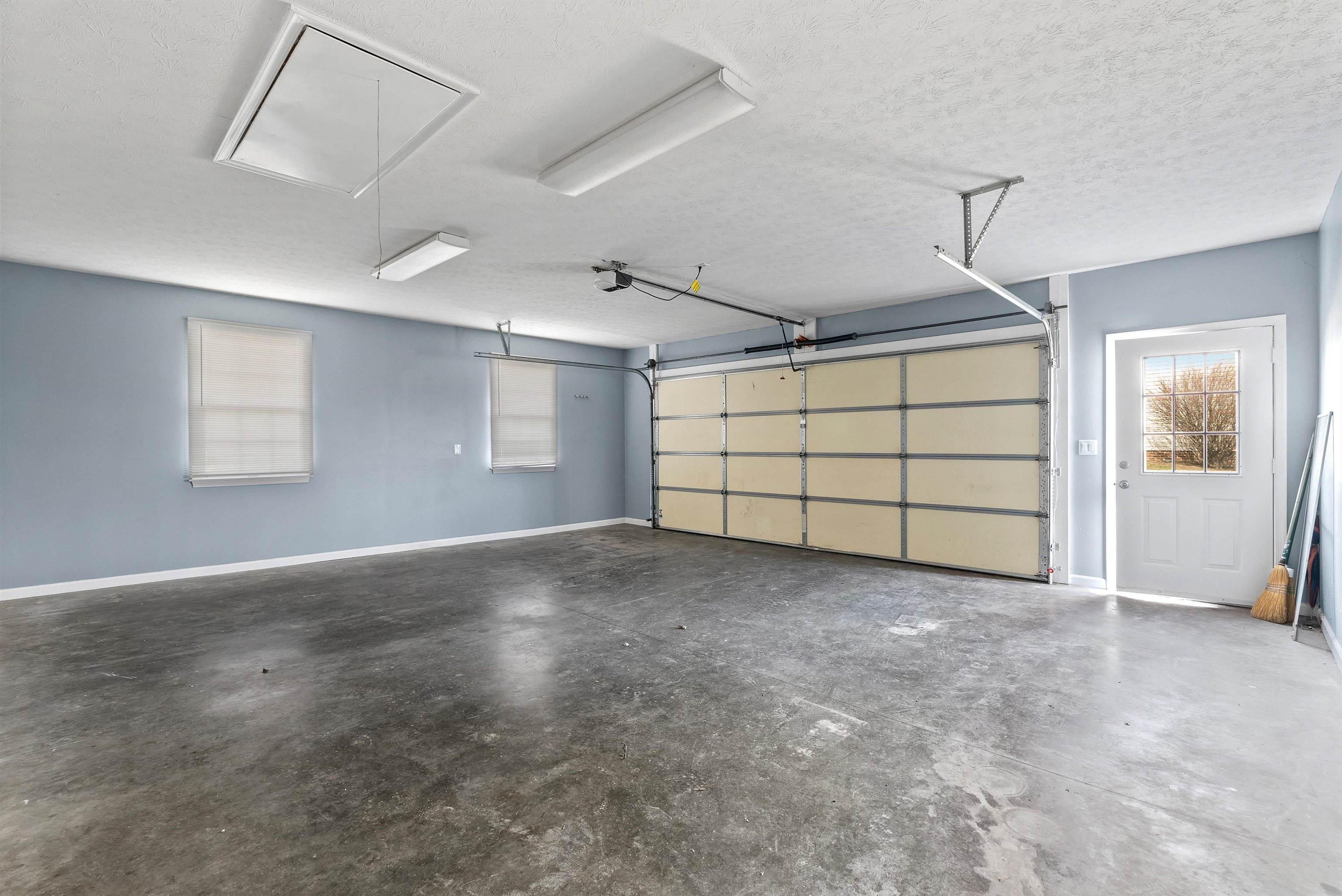 328 WESTMINISTER DR