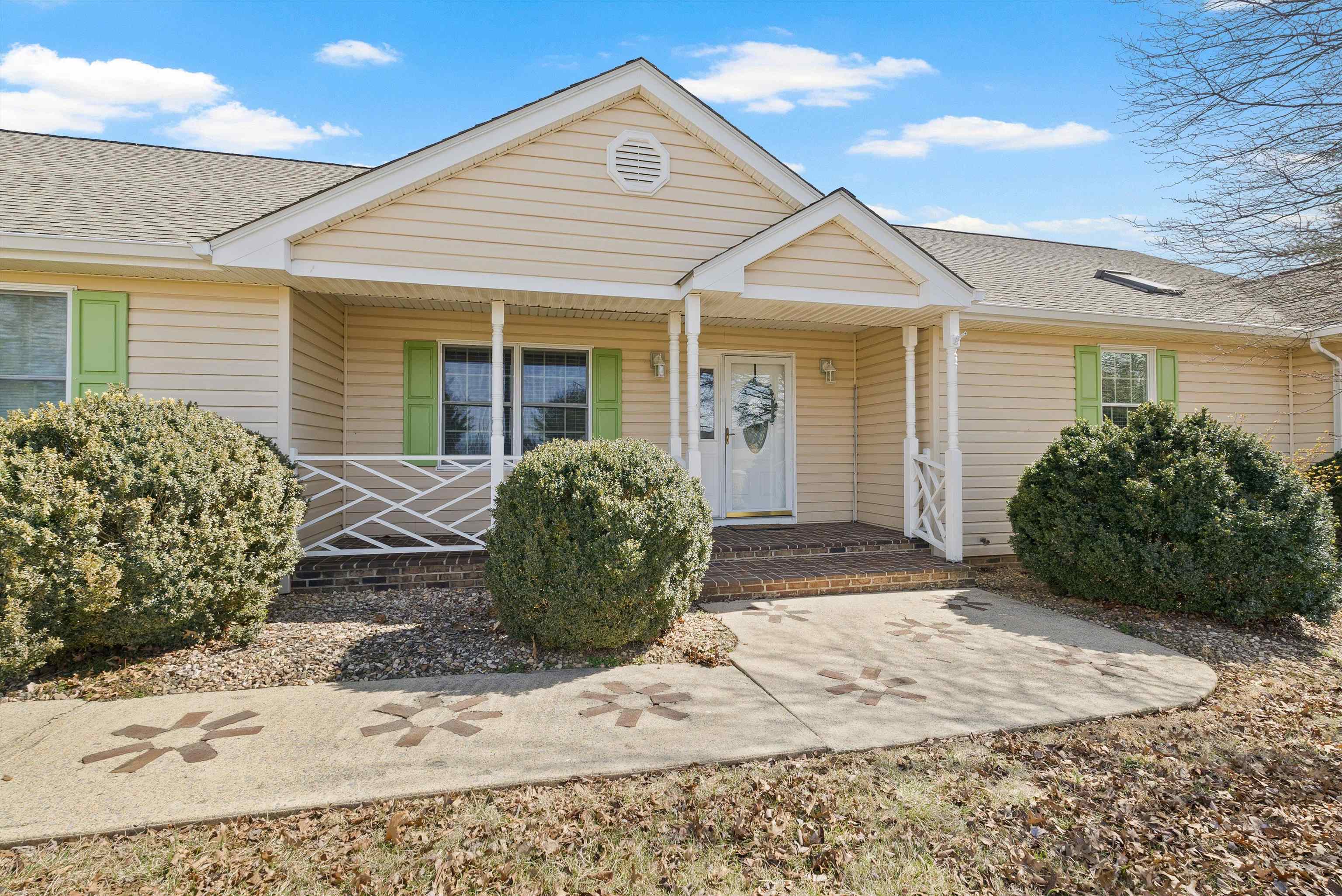 328 WESTMINISTER DR