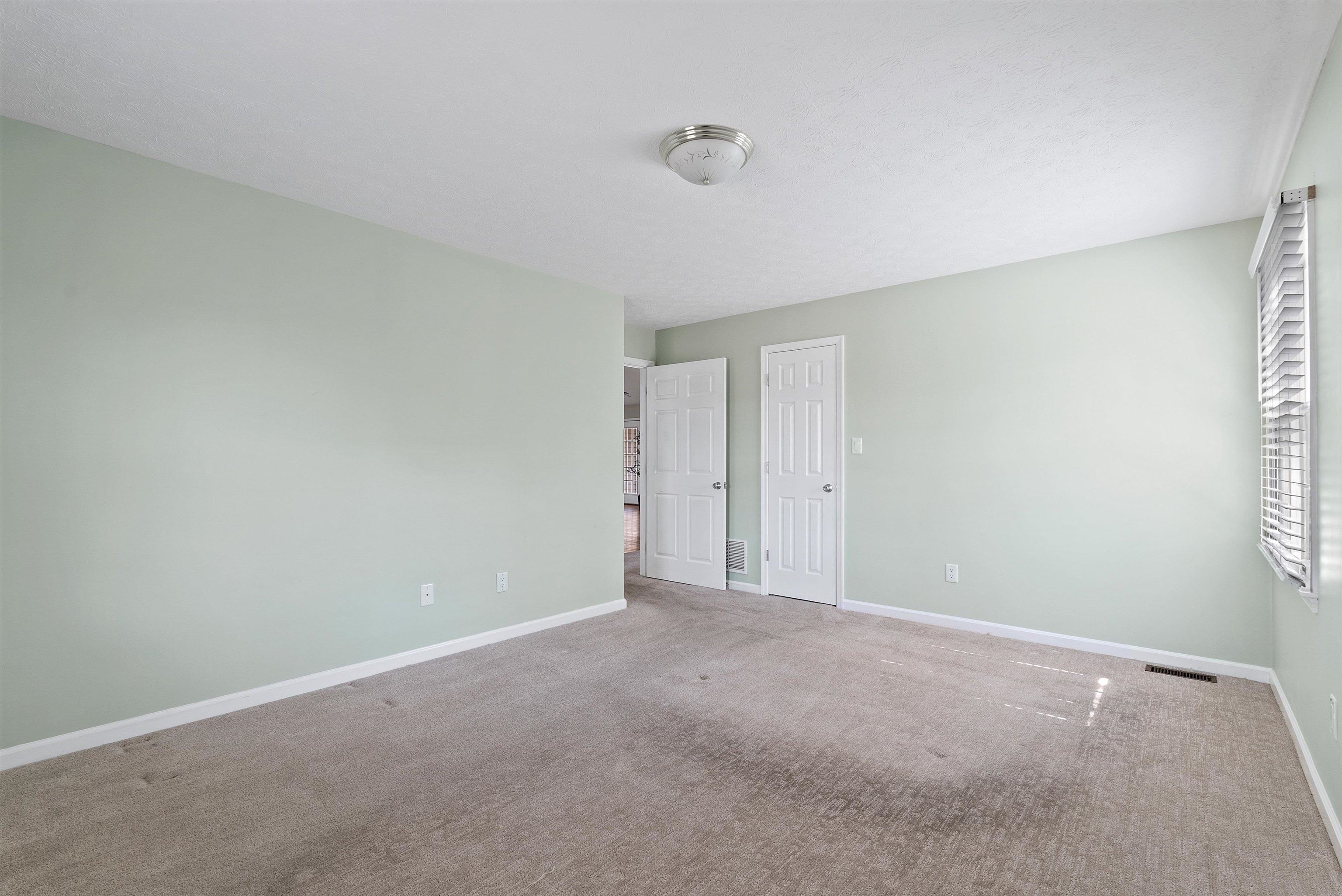 328 WESTMINISTER DR
