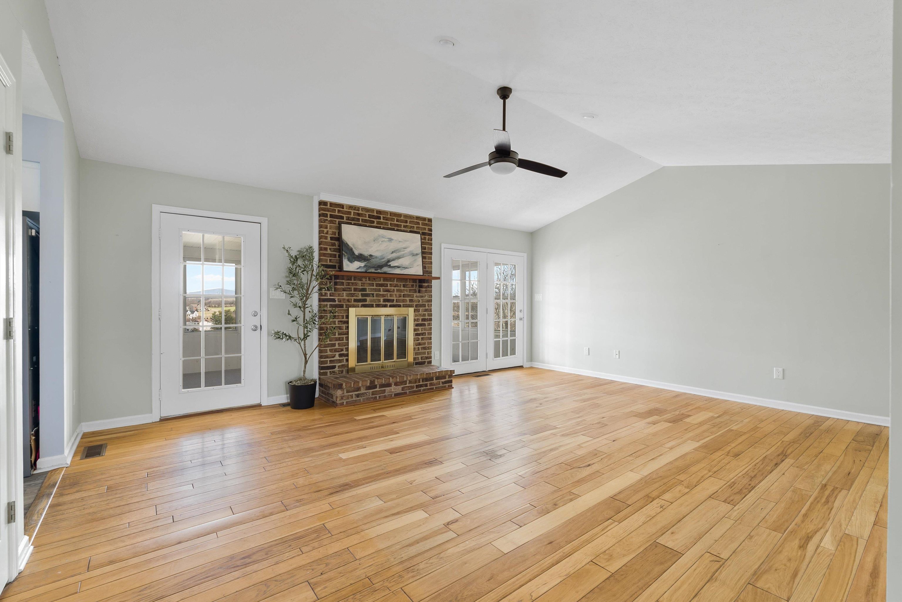 328 WESTMINISTER DR