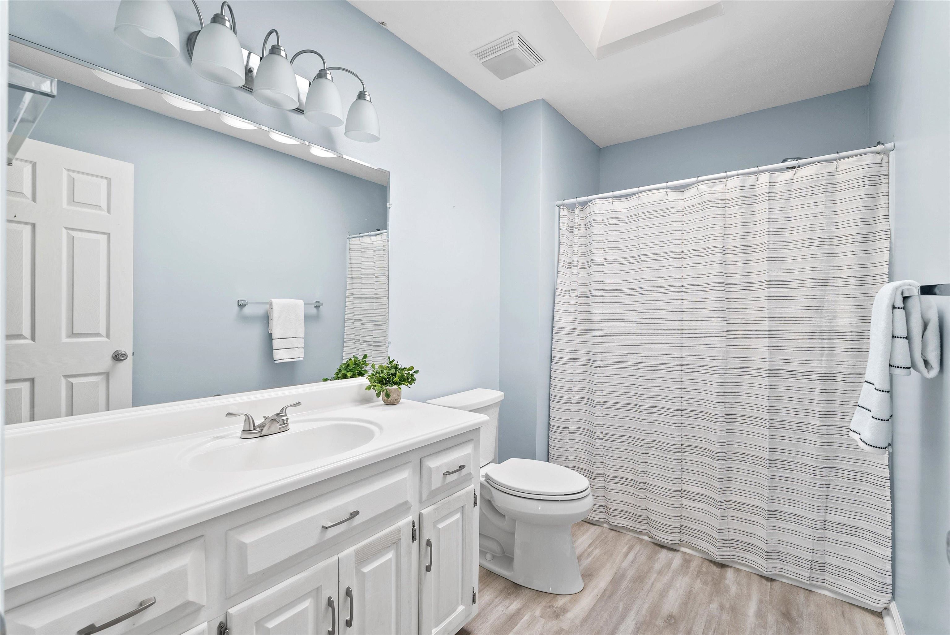 328 WESTMINISTER DR