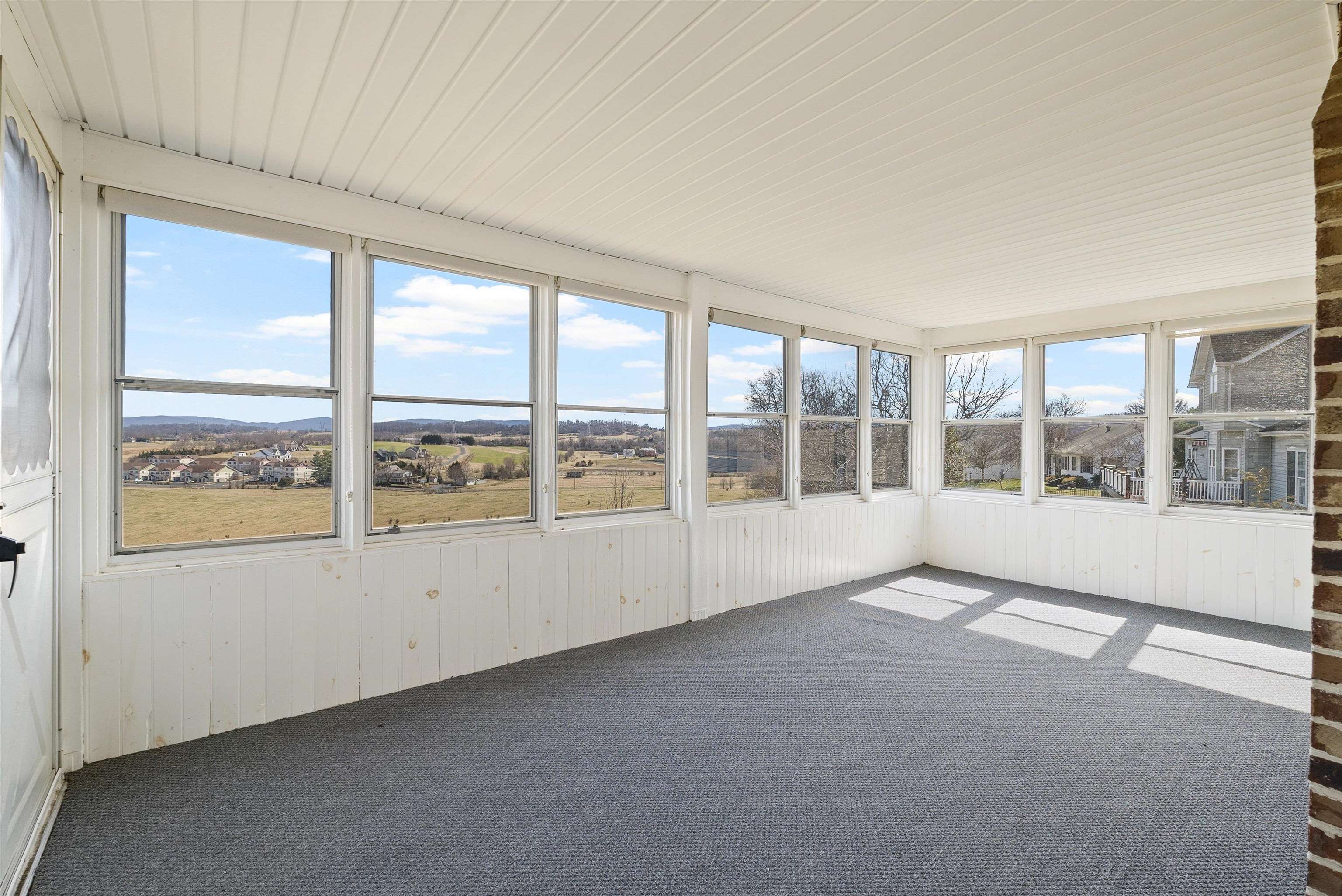328 WESTMINISTER DR