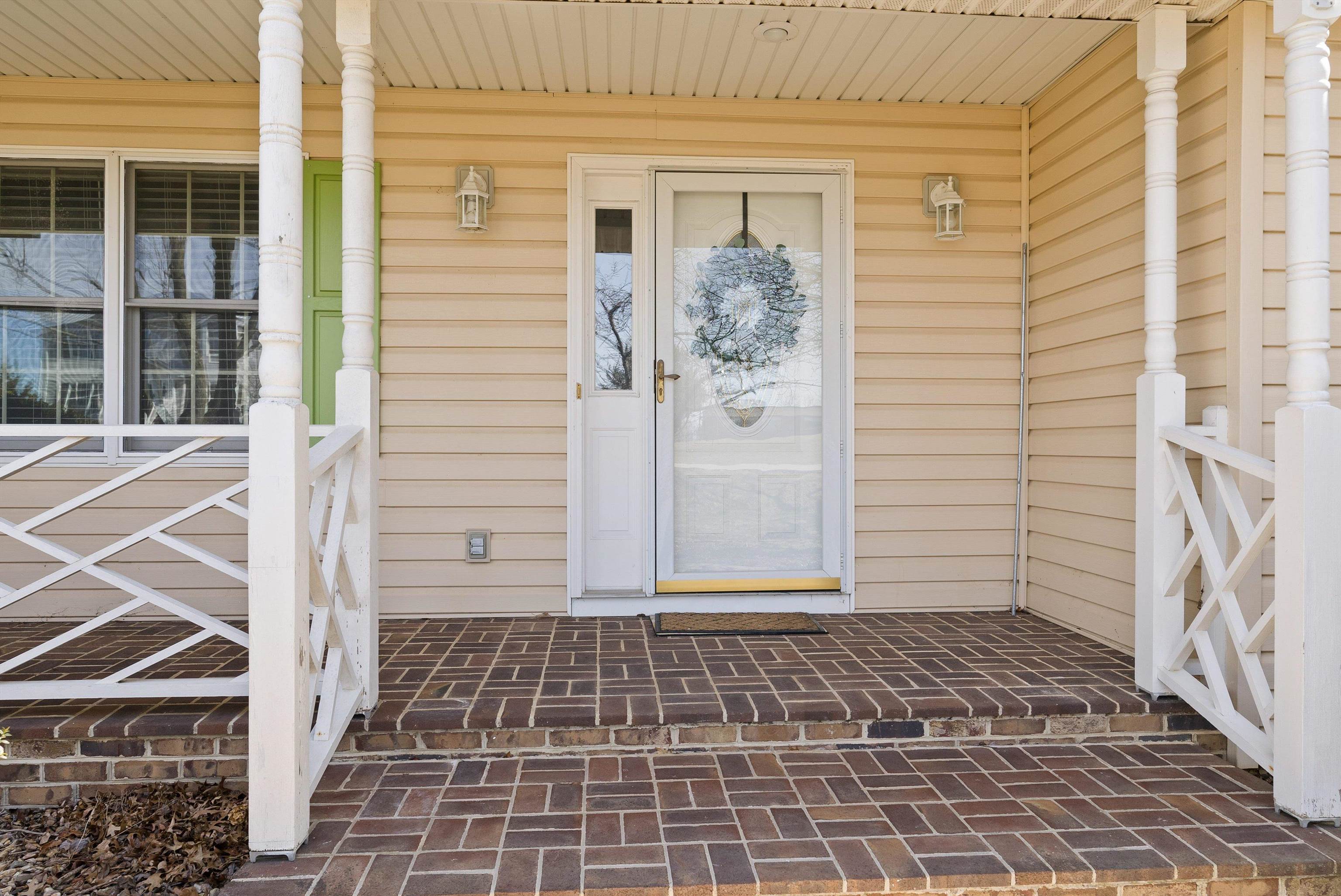 328 WESTMINISTER DR
