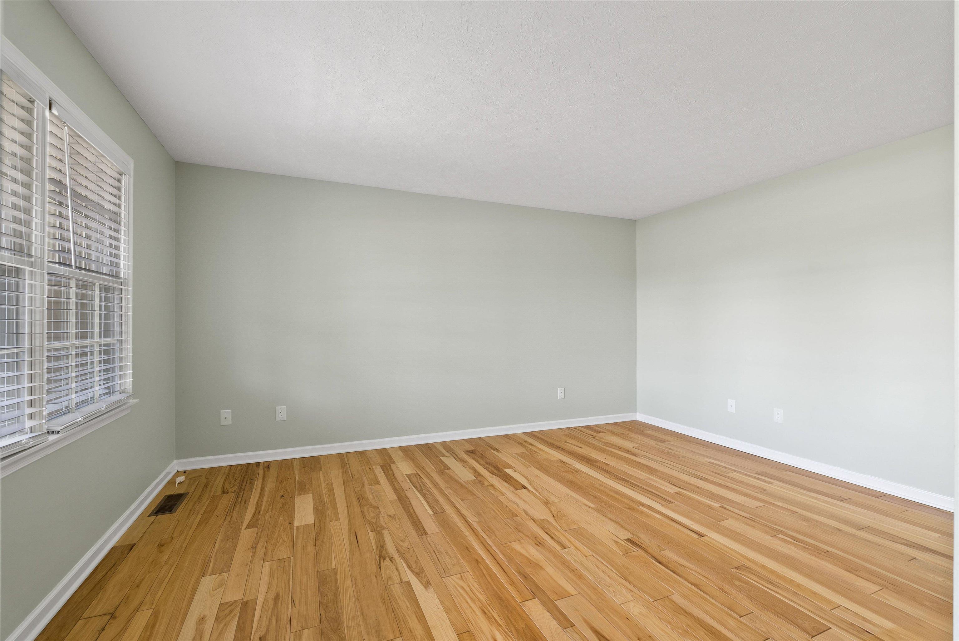 328 WESTMINISTER DR