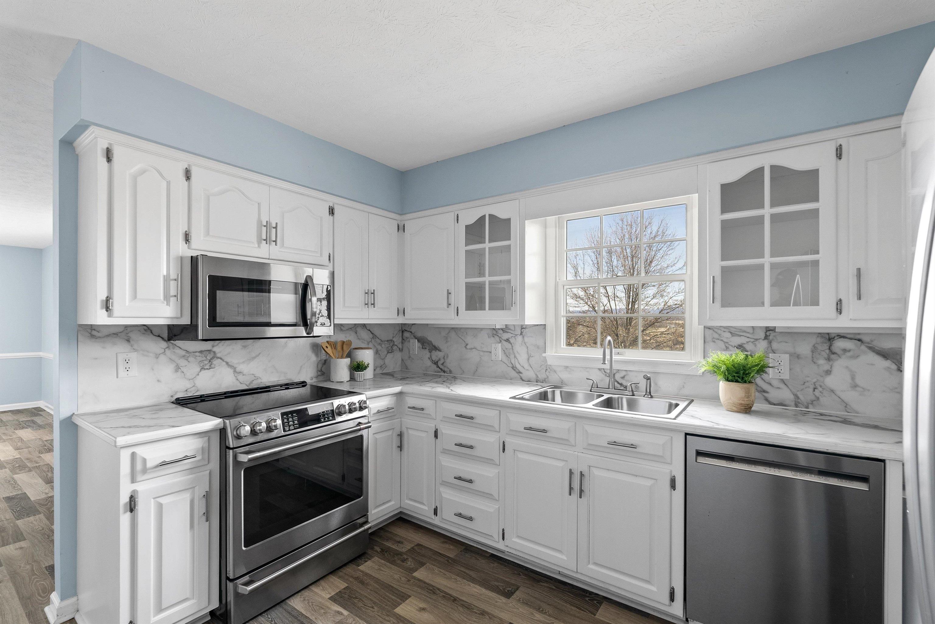 328 WESTMINISTER DR