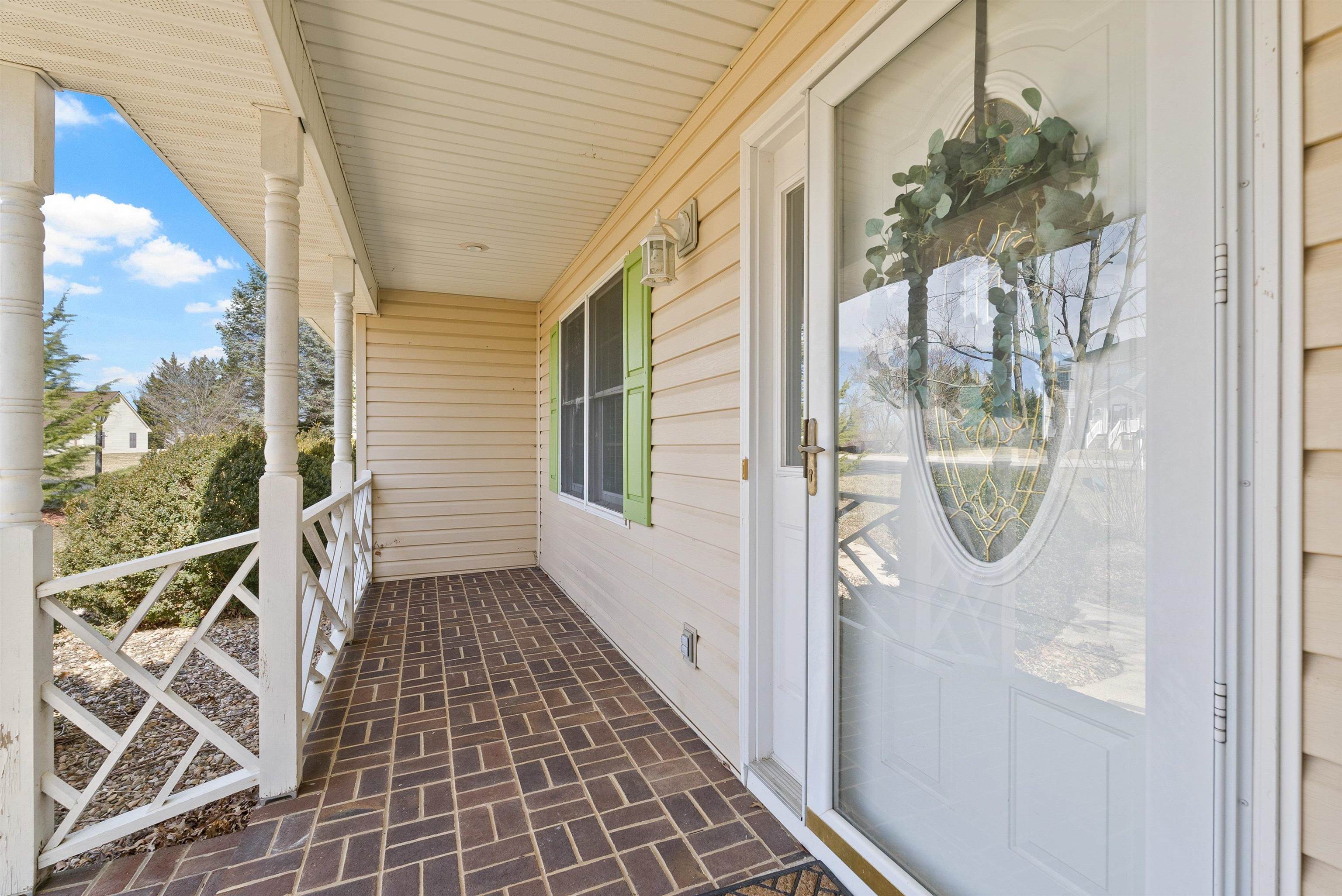 328 WESTMINISTER DR
