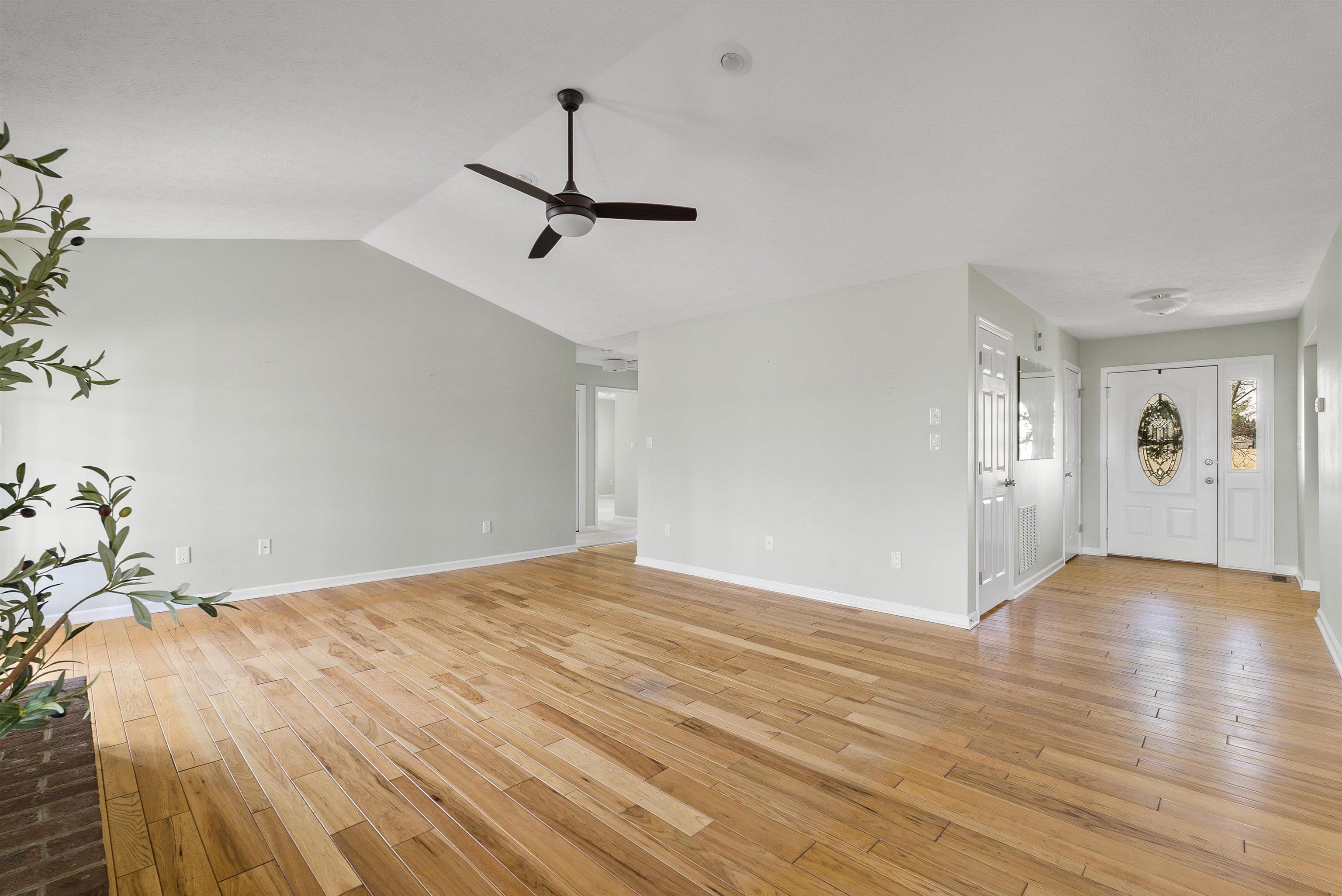 328 WESTMINISTER DR