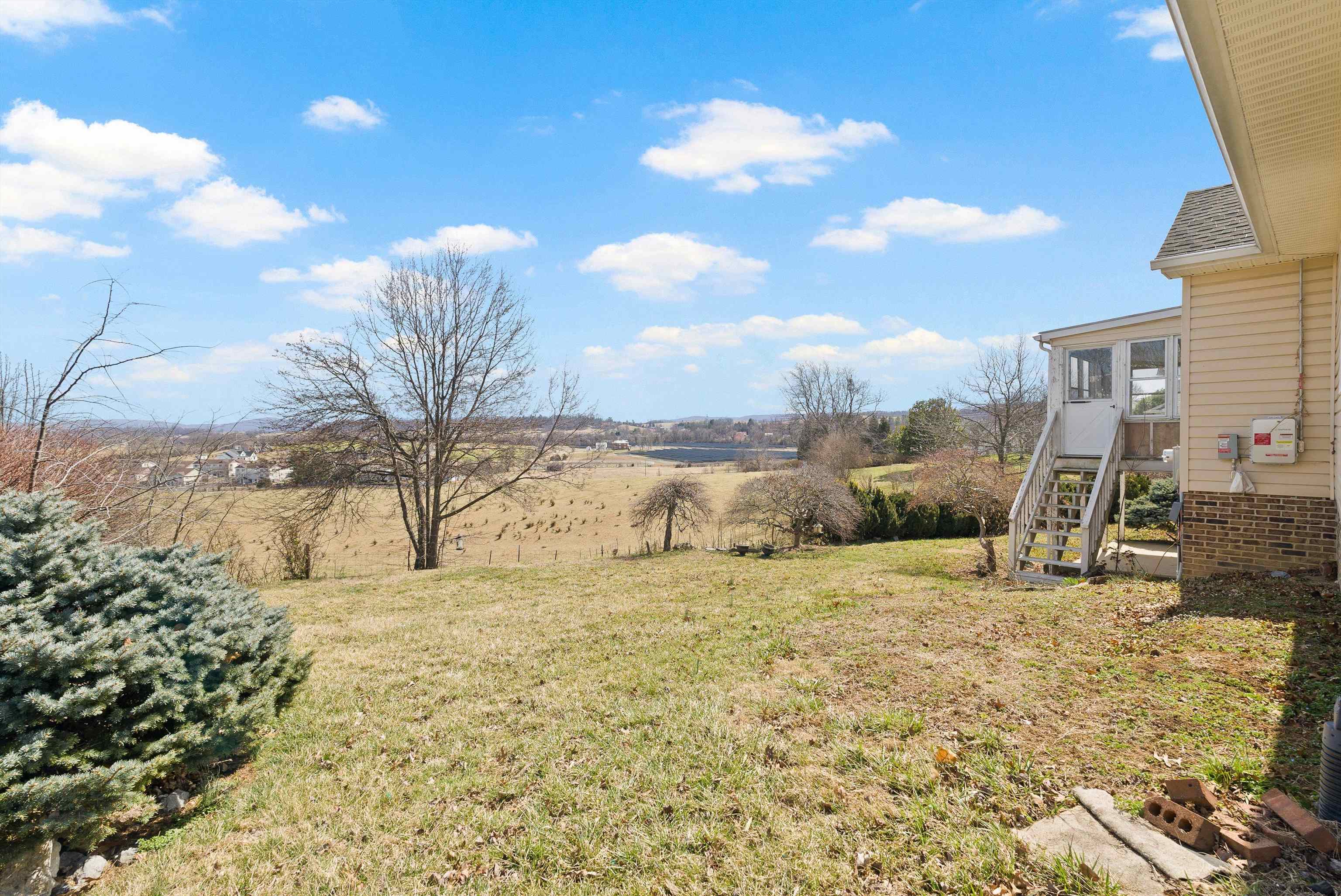 328 WESTMINISTER DR