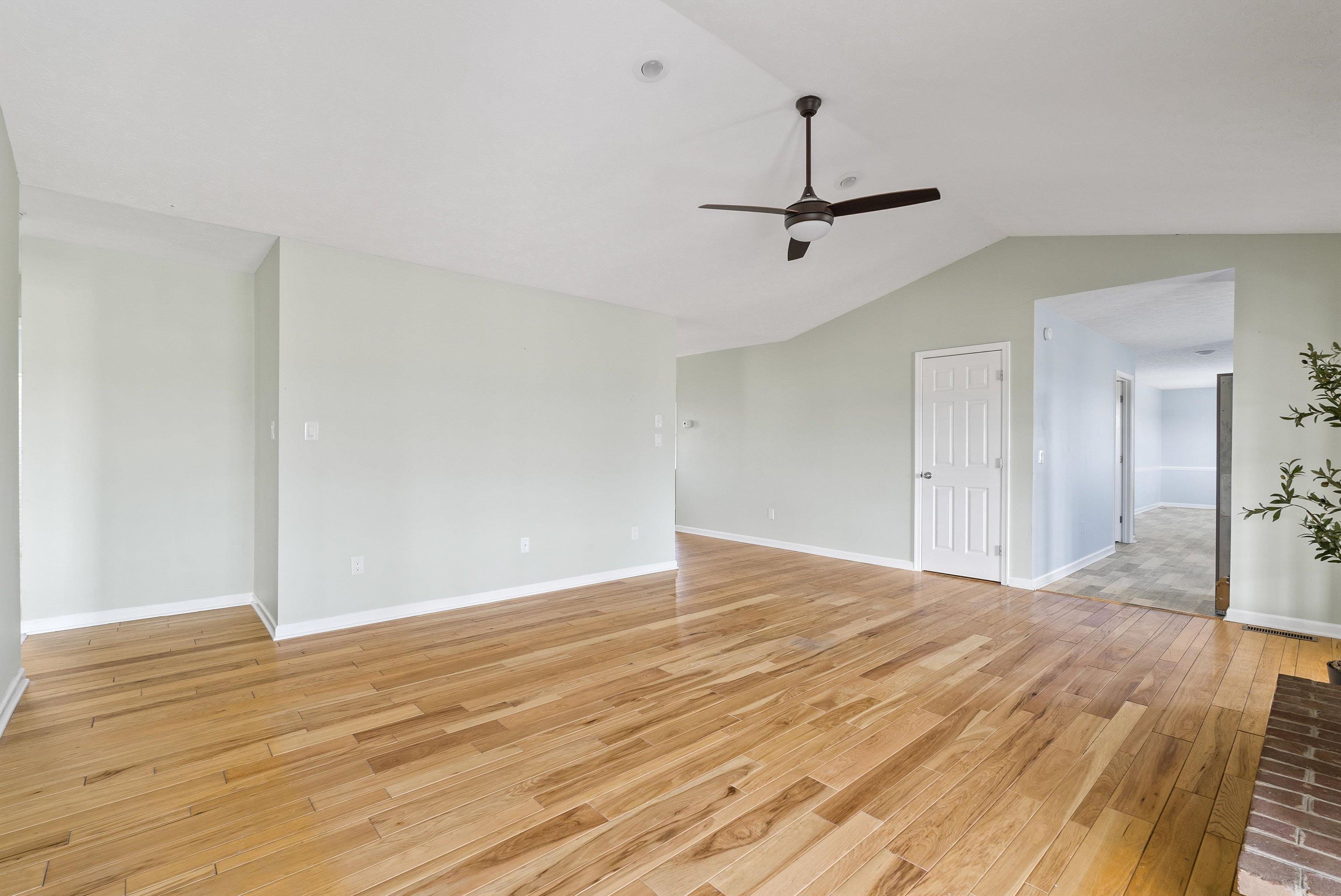 328 WESTMINISTER DR