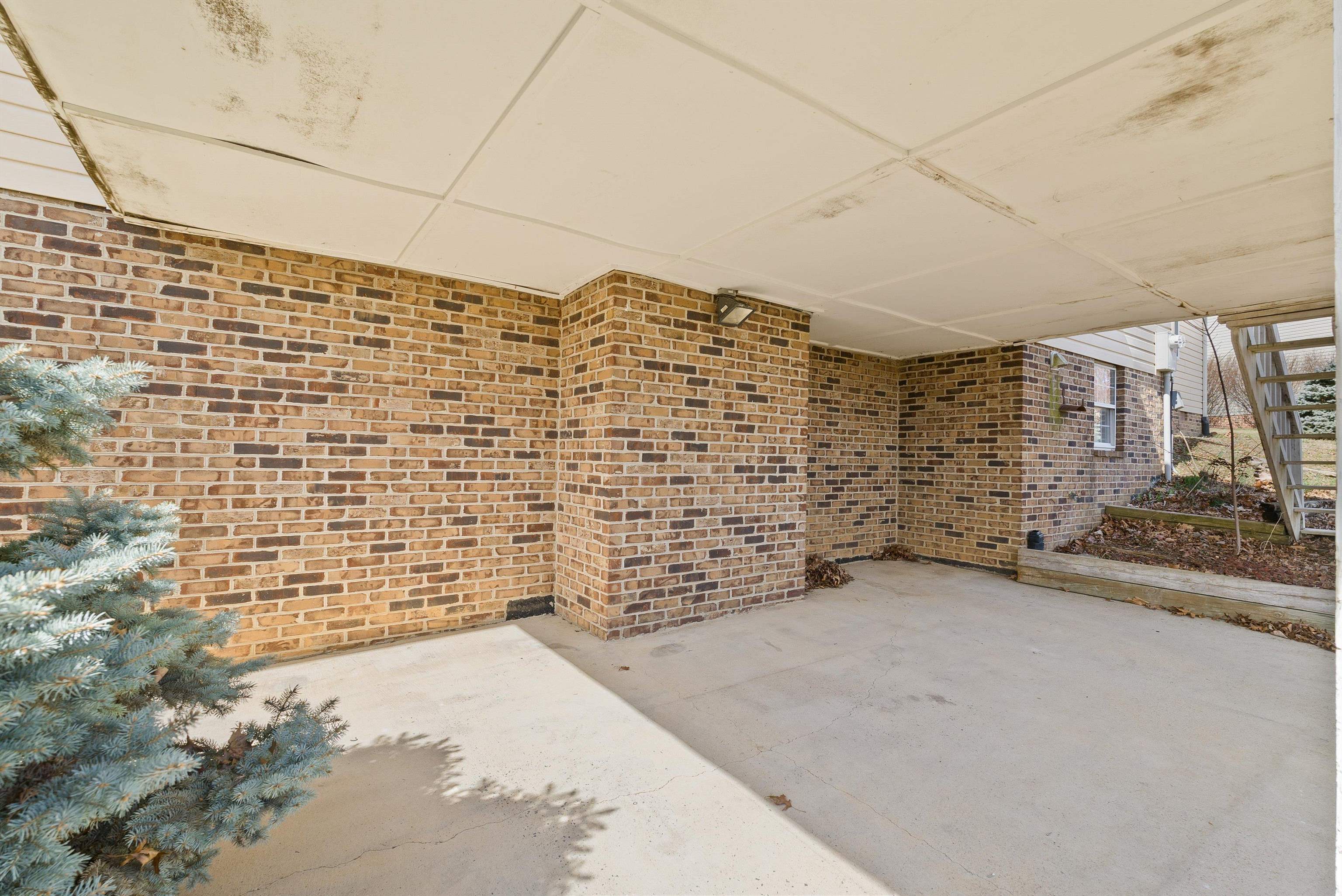 328 WESTMINISTER DR