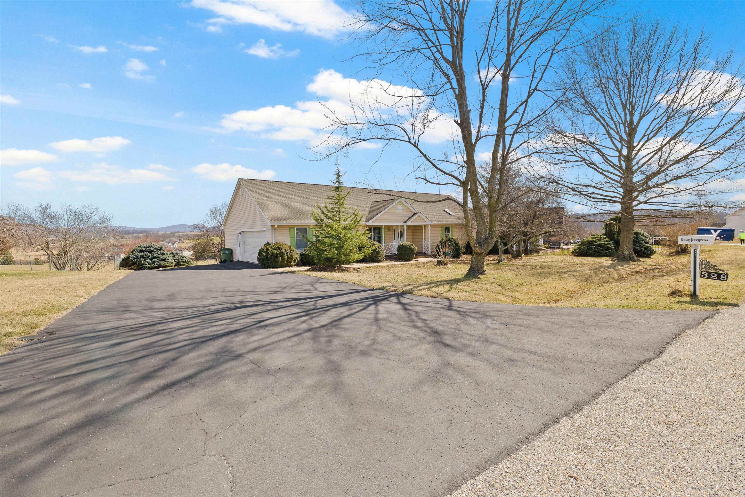 328 WESTMINISTER DR