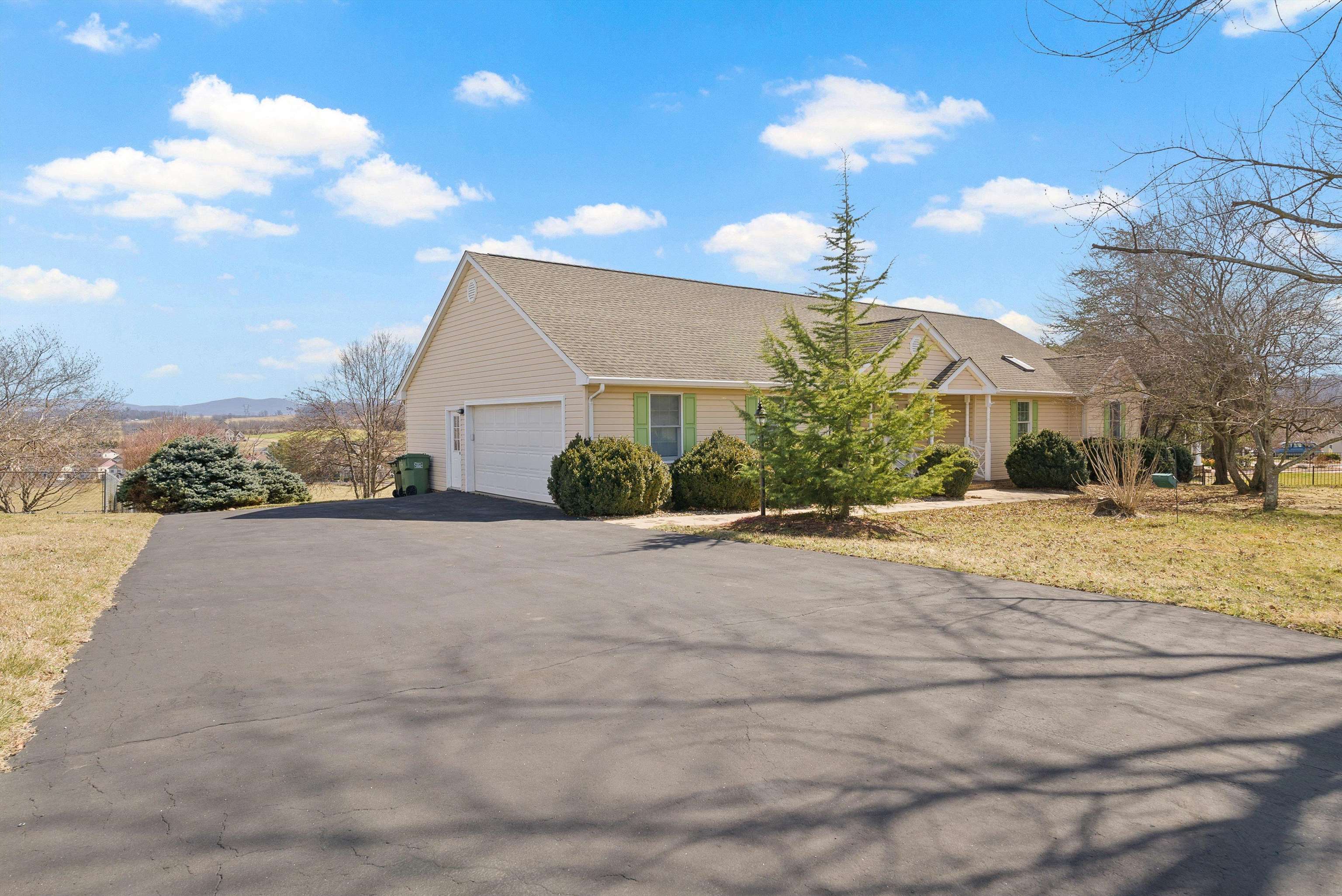328 WESTMINISTER DR