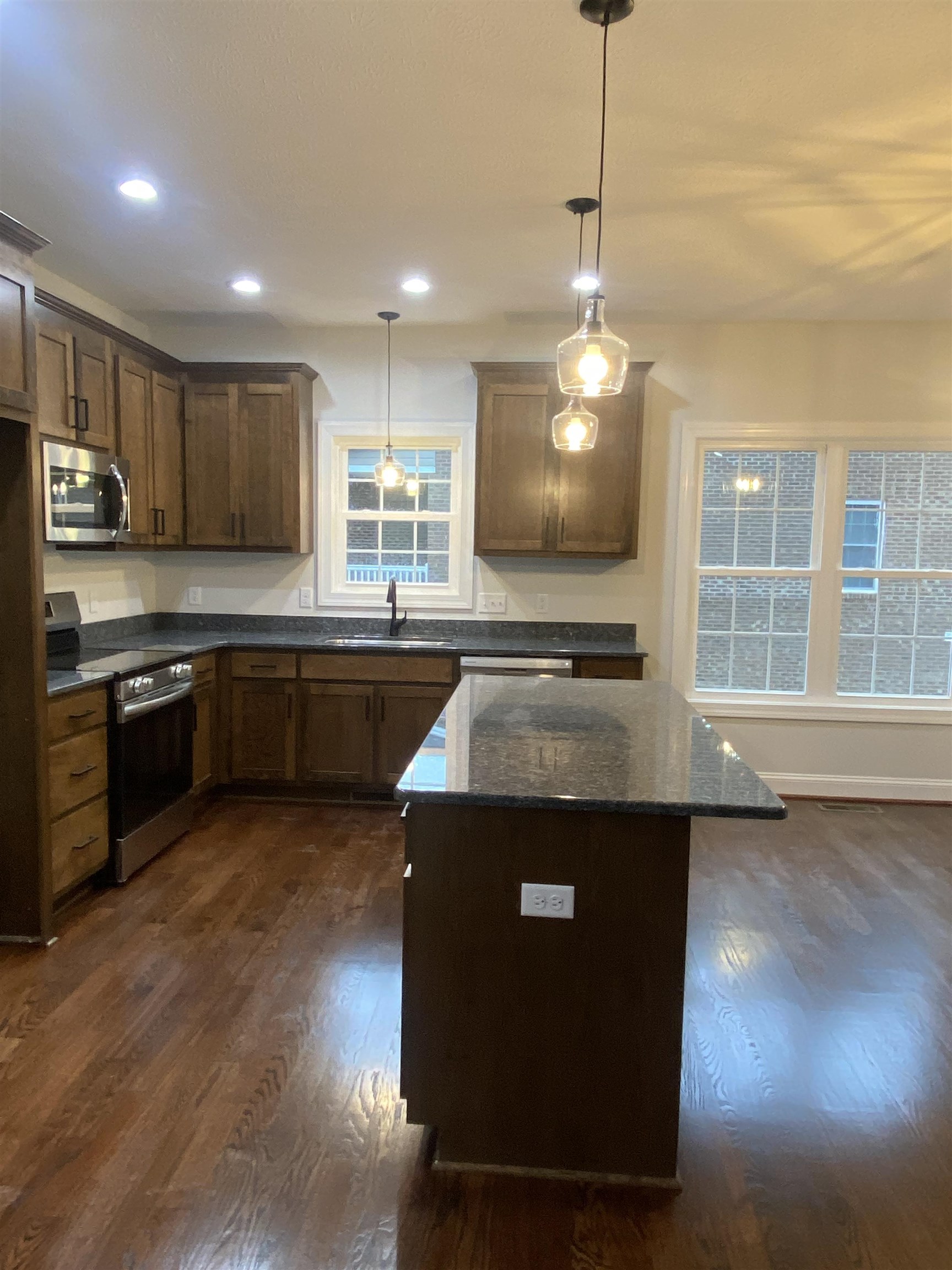 48 FOSSIL DR