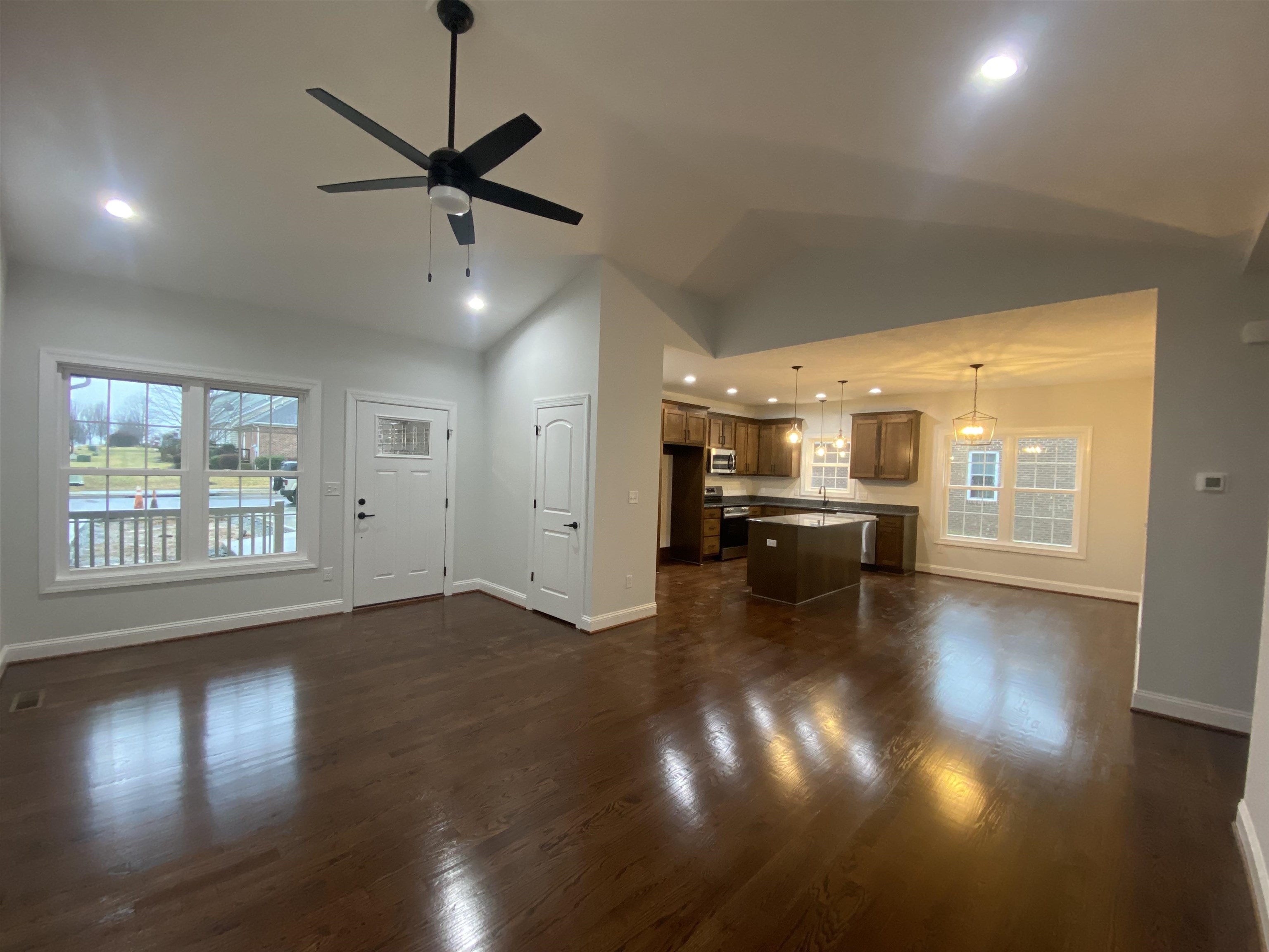 48 FOSSIL DR