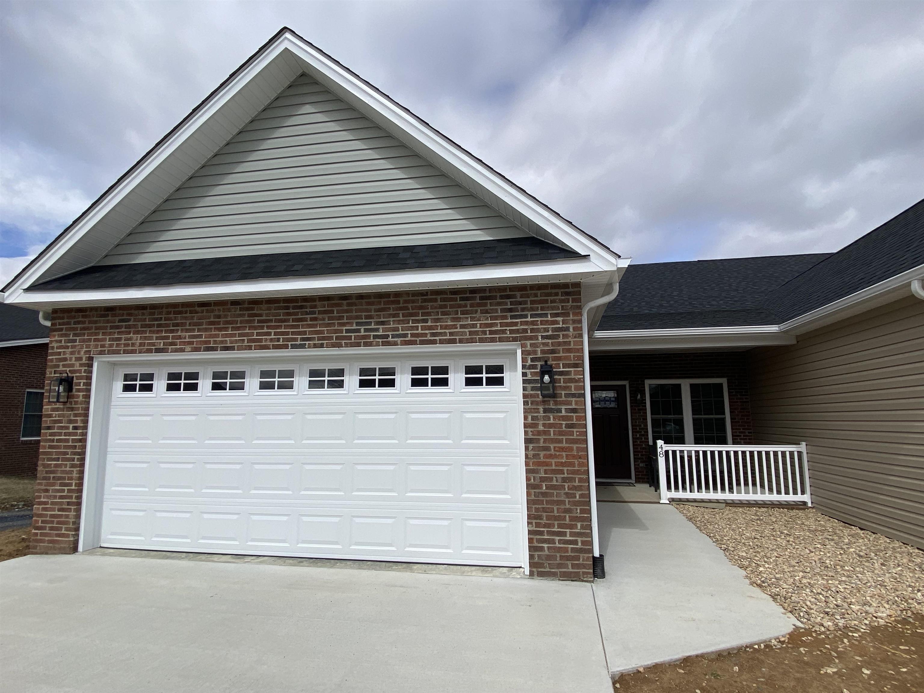 48 FOSSIL DR