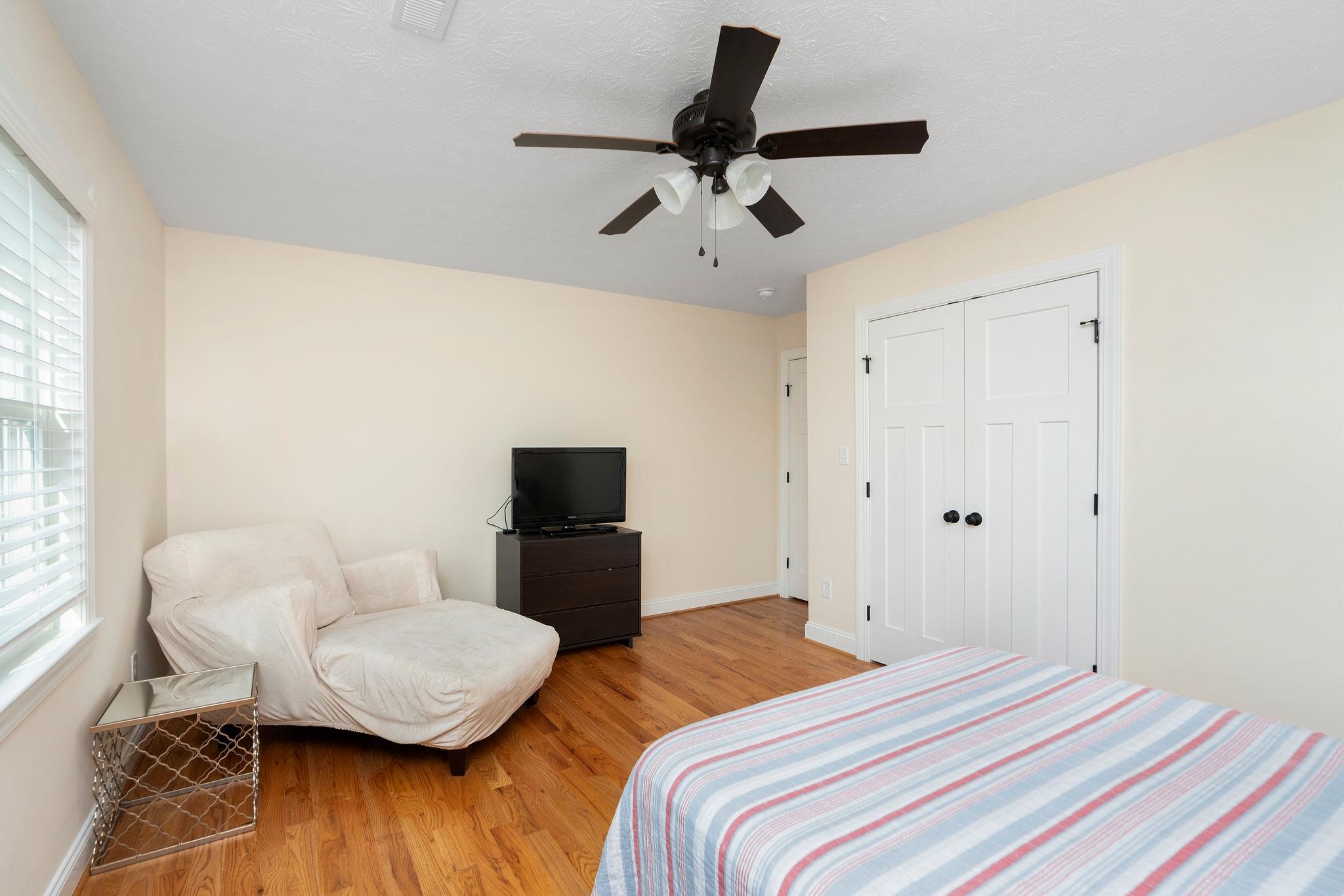 18 SPRING VIEW DR