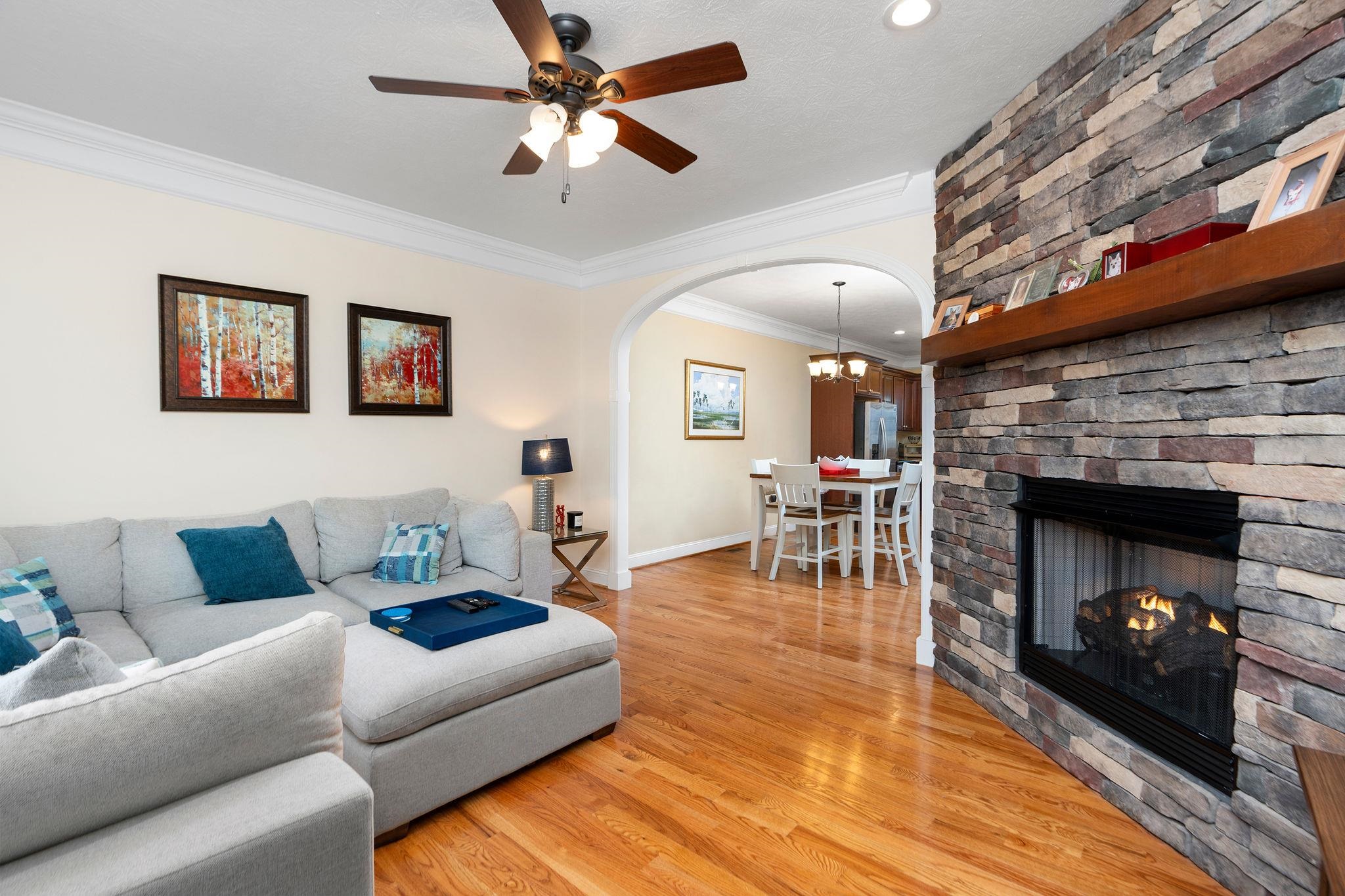 18 SPRING VIEW DR