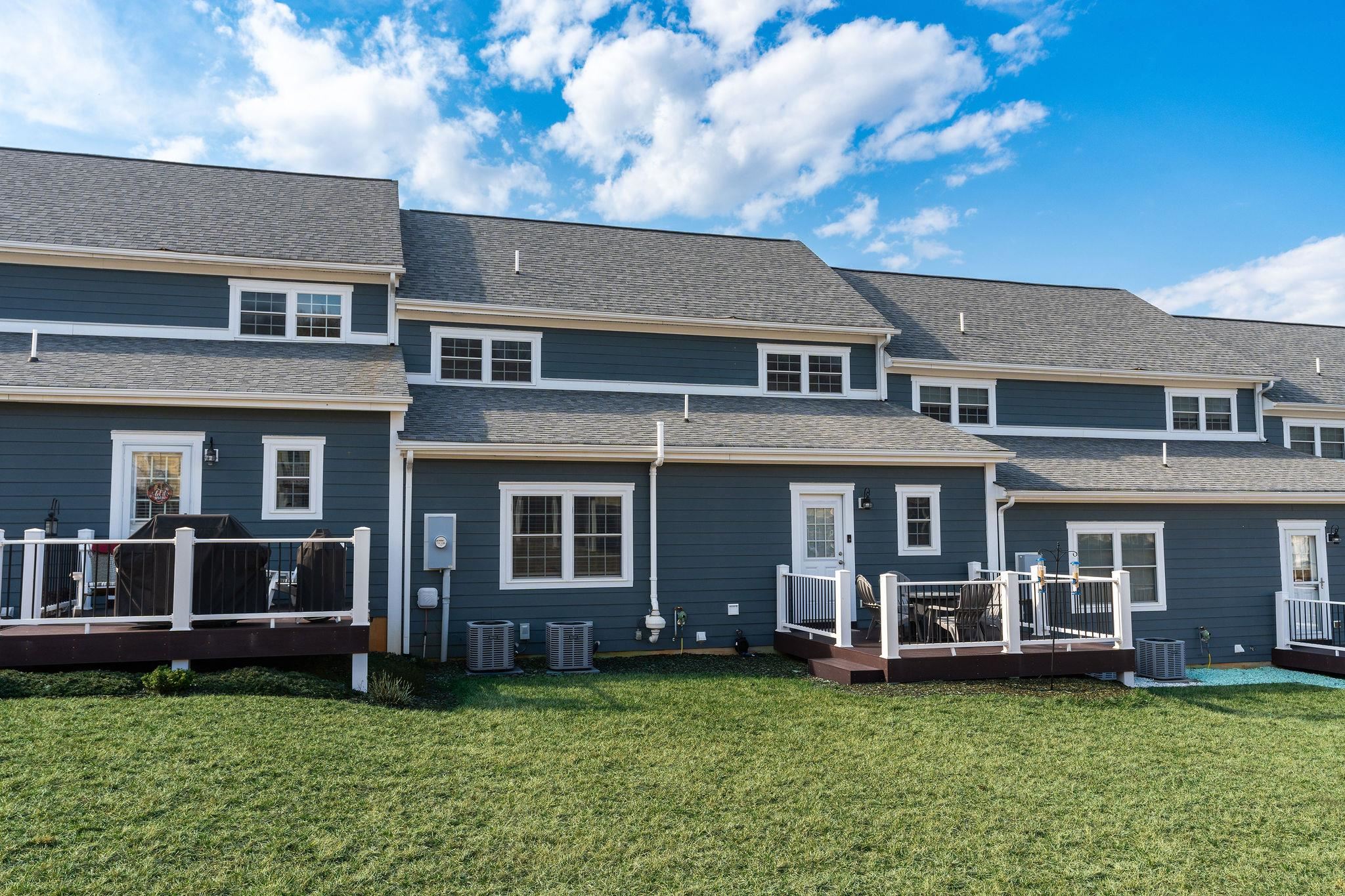 18 SPRING VIEW DR