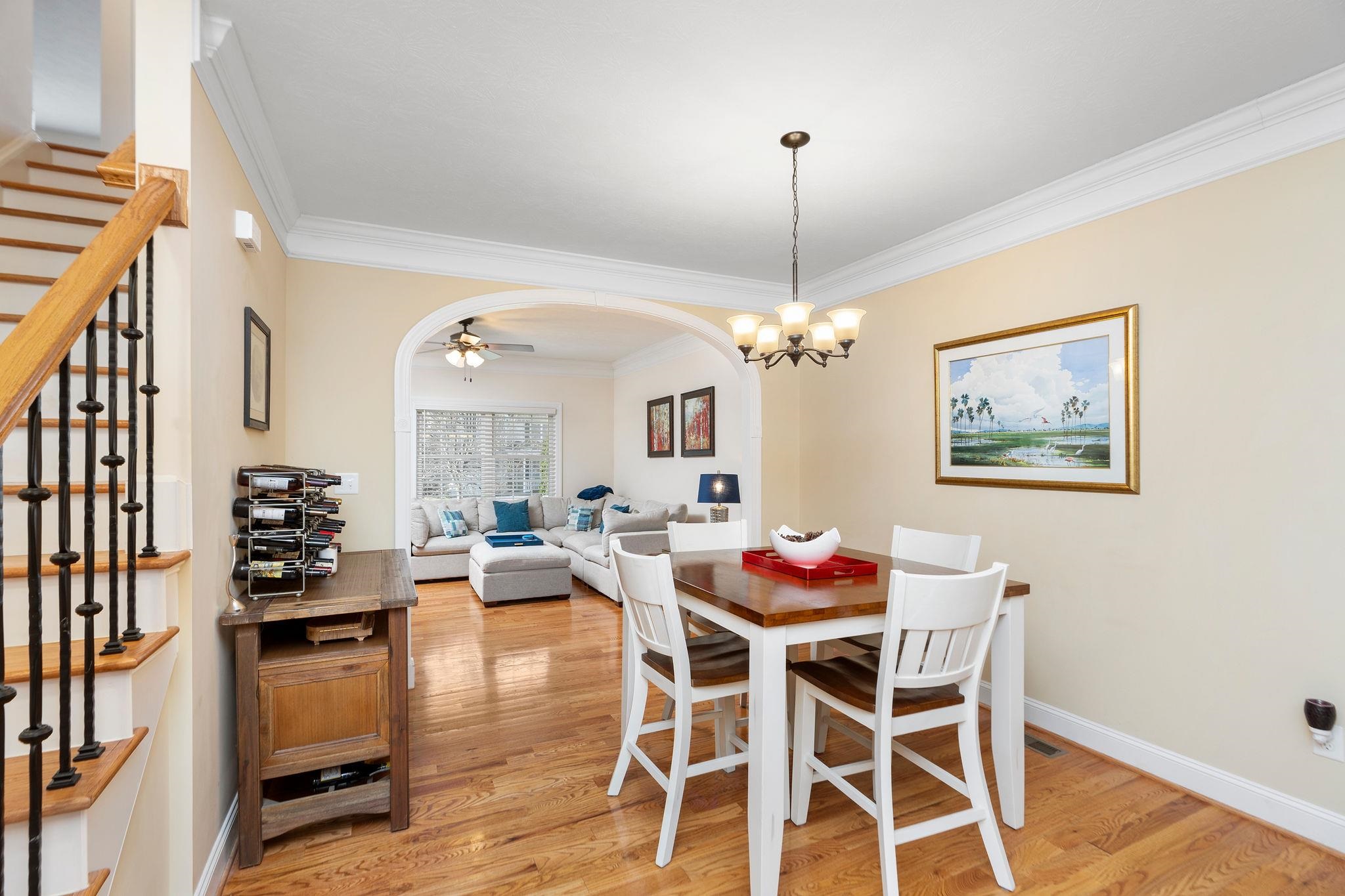 18 SPRING VIEW DR