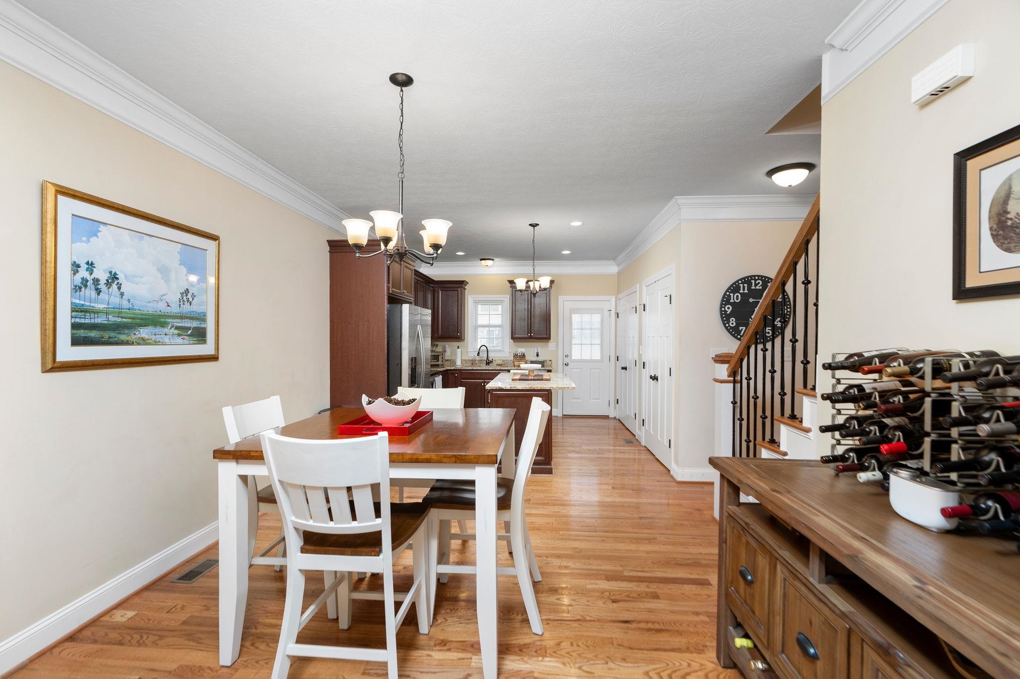 18 SPRING VIEW DR