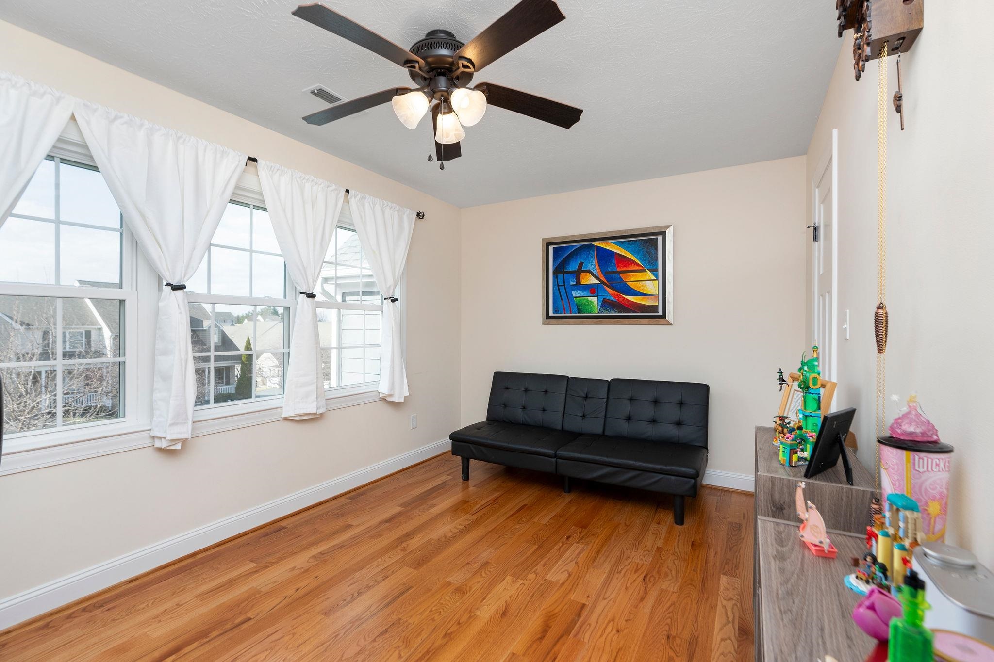 18 SPRING VIEW DR