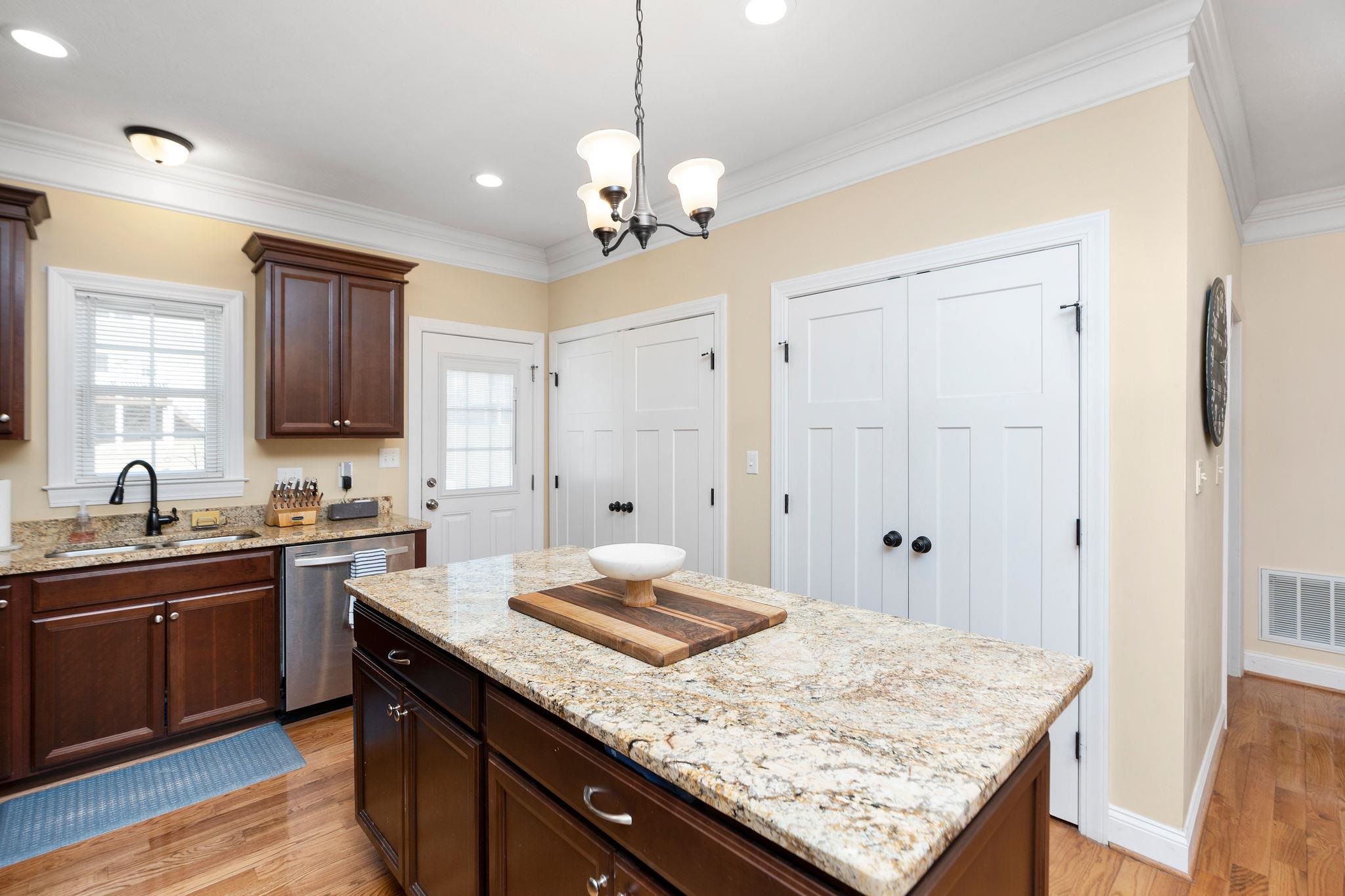 18 SPRING VIEW DR