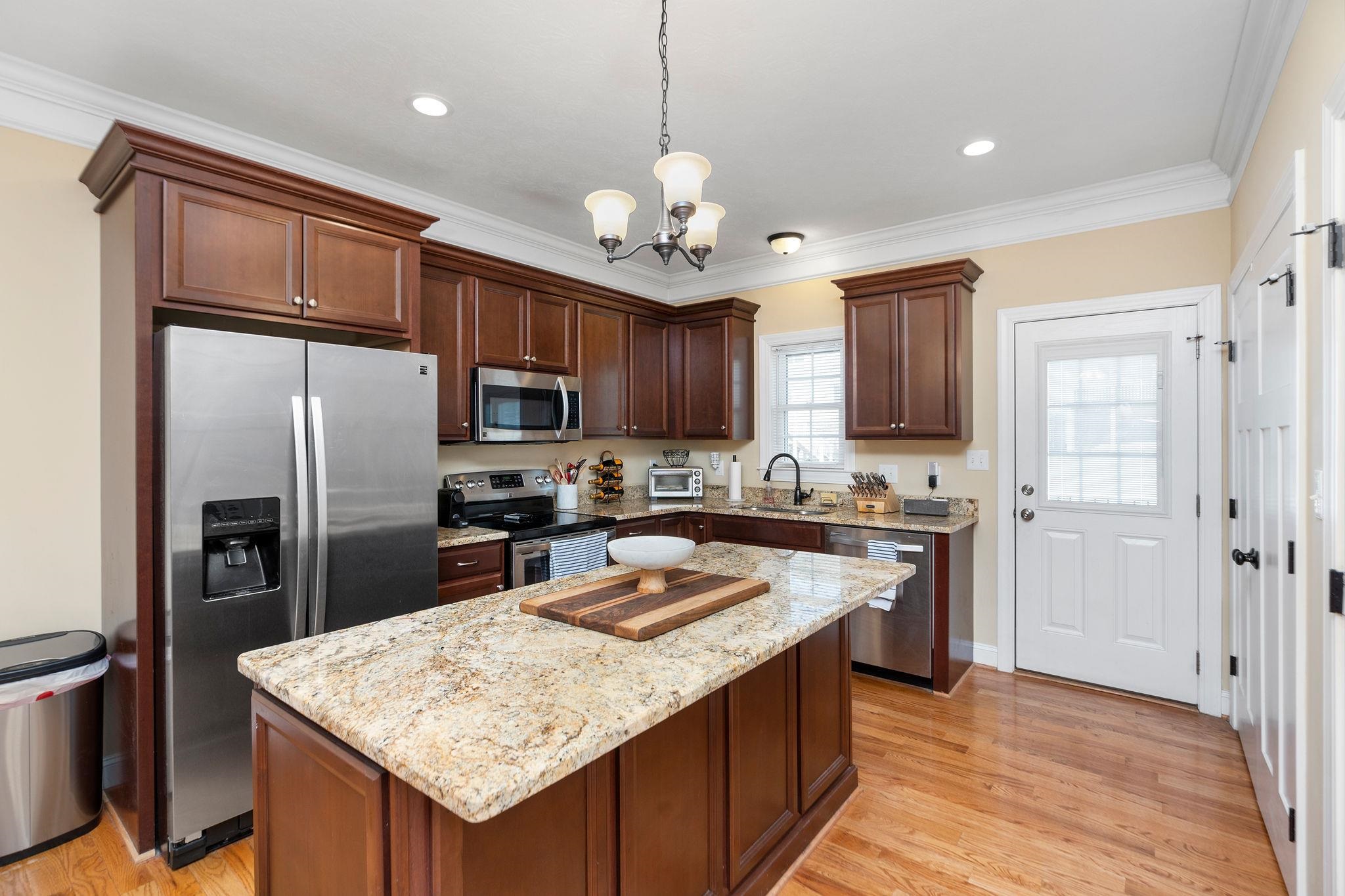 18 SPRING VIEW DR