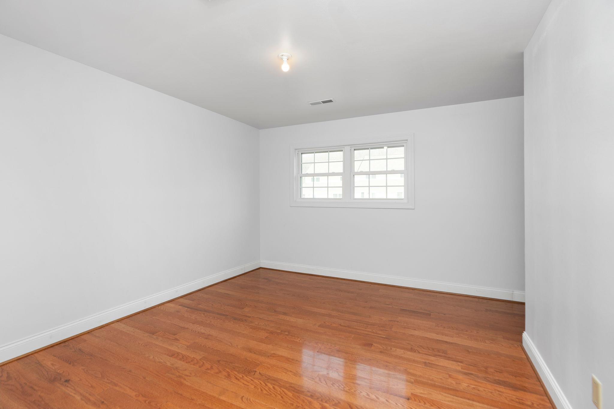 18 SPRING VIEW DR