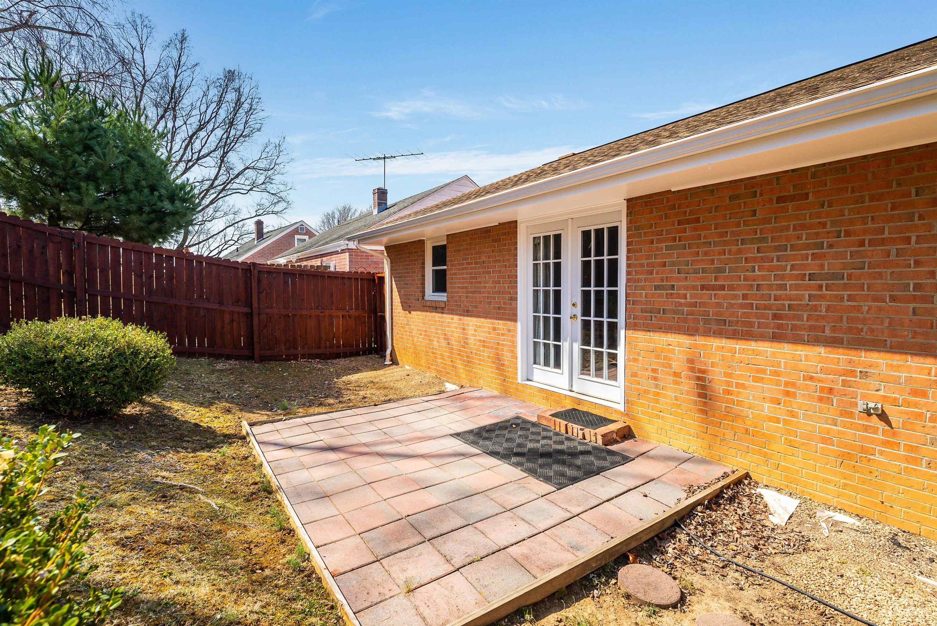 1503 SPRINGHILL RD