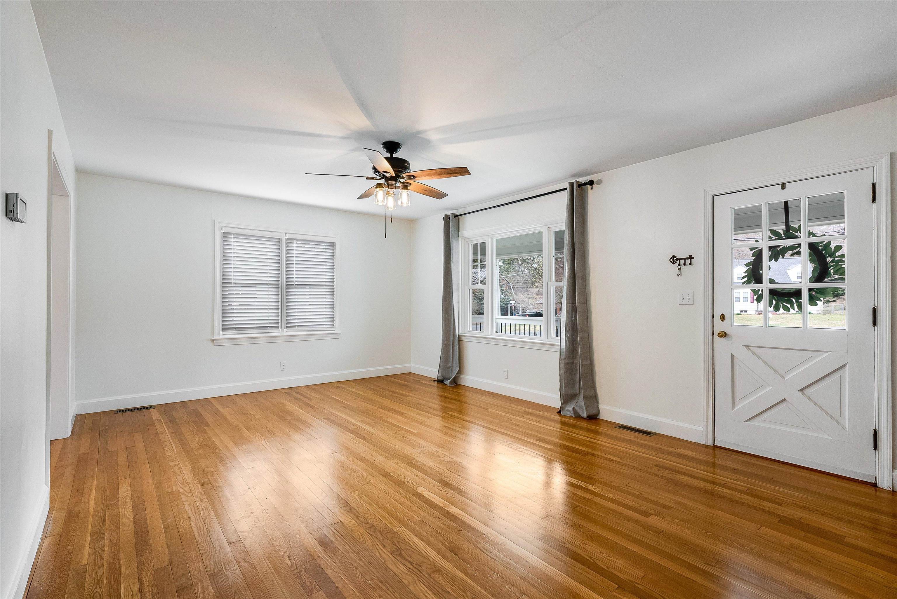 444 COLLEGE CIR