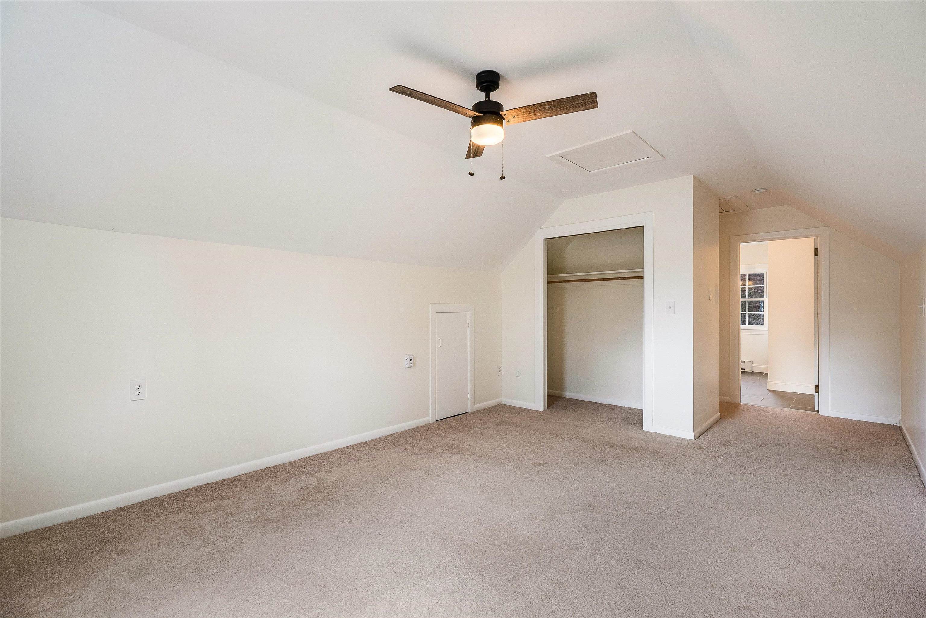 444 COLLEGE CIR