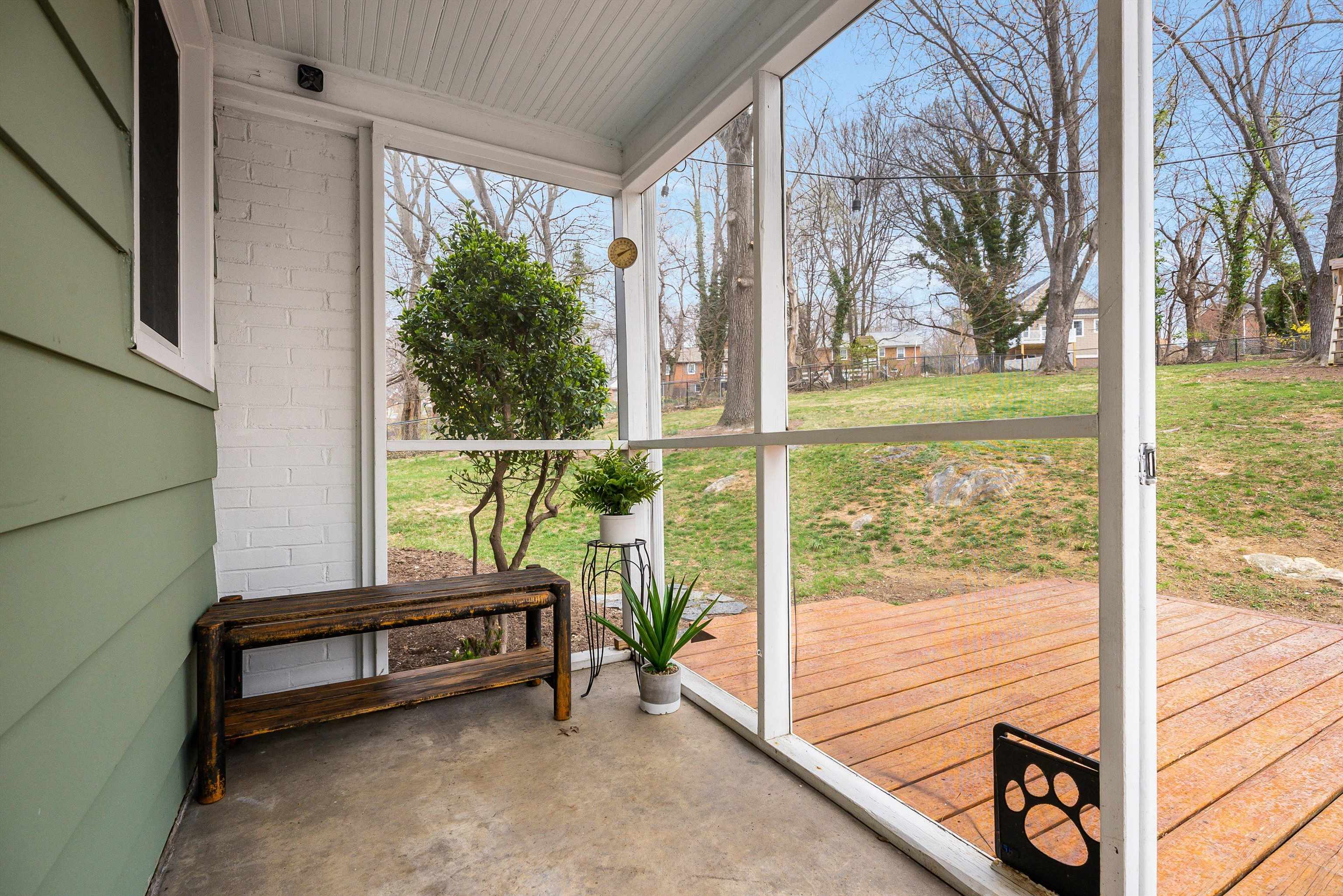 444 COLLEGE CIR