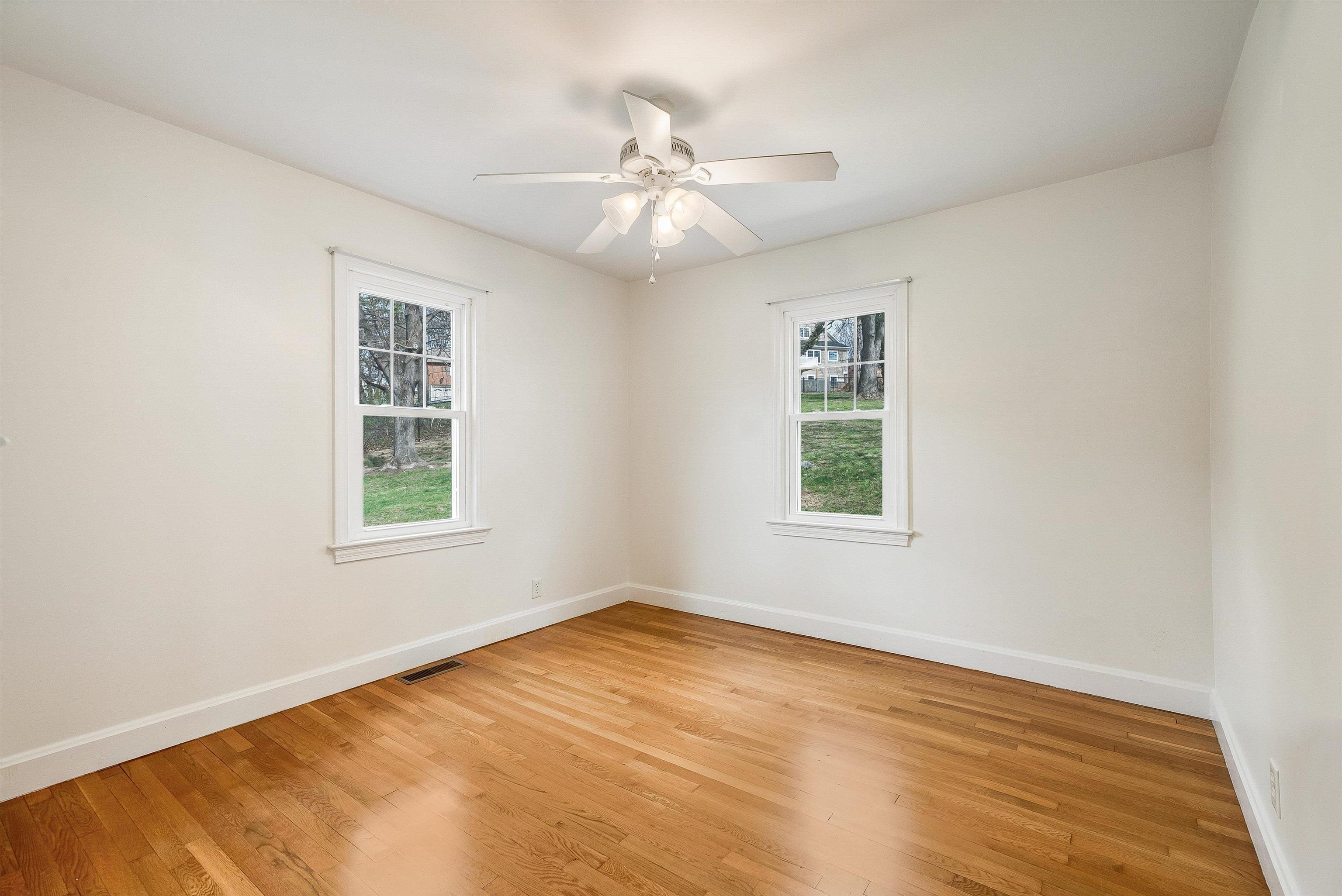 444 COLLEGE CIR