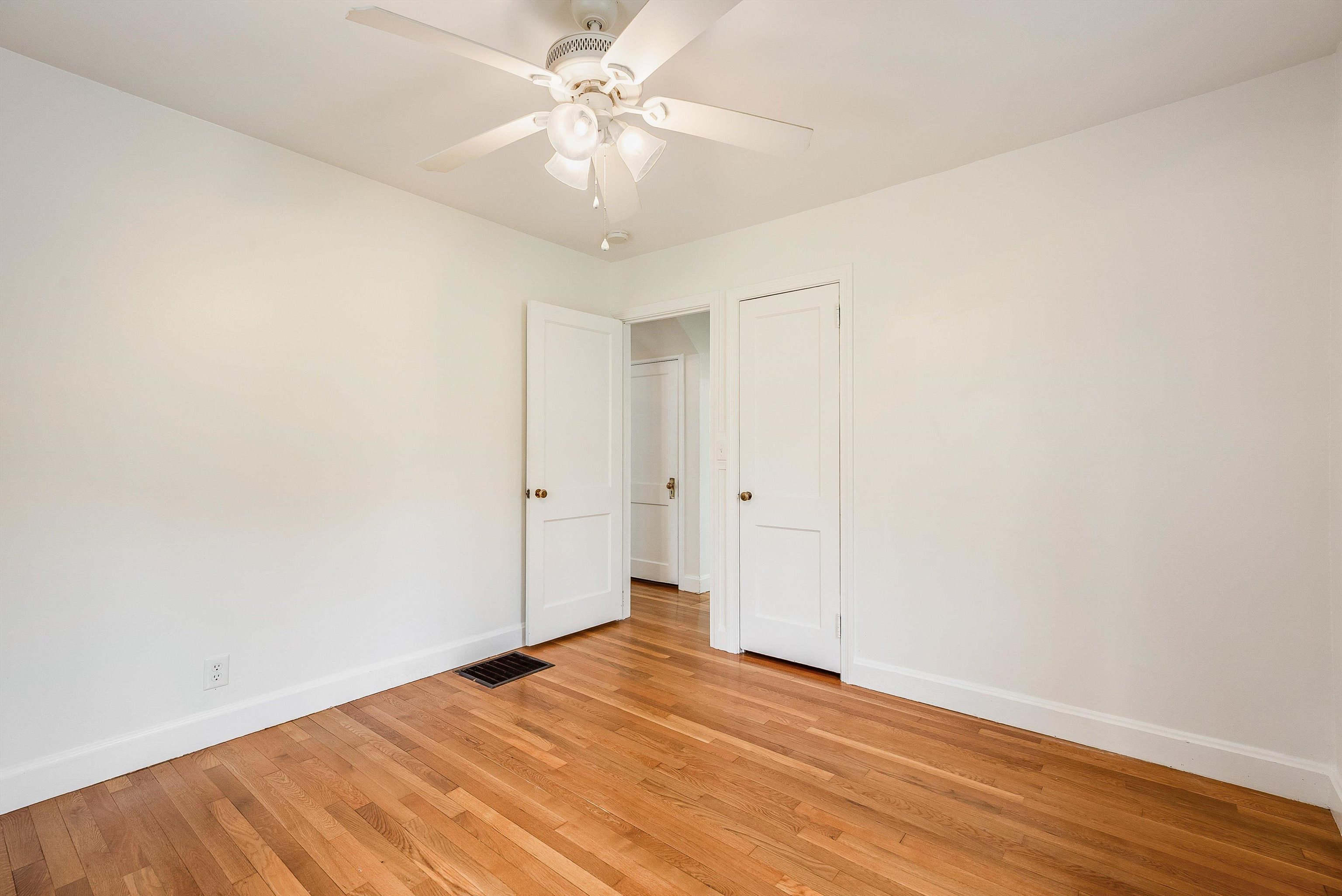 444 COLLEGE CIR